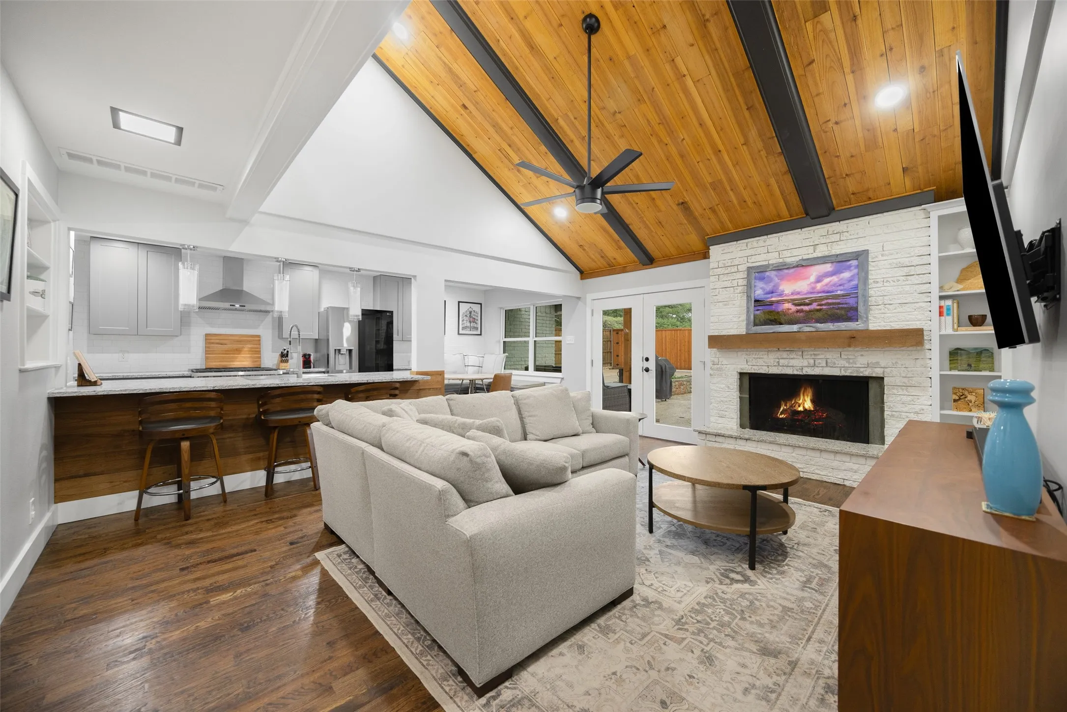 Single Family Residence For Sale in Dallas County , 9827 Vistadale Drive, Dallas, Texas 75238, 4 Bedroom, 3 Bathroom, 2 Garage spaces, 2,456 Sqft, built in 1966, mls#21365295, Real Estate Agent in Dallas, Homes For Sale in Dallas county, Homes For Sale in Dallas, Realtor in Dallas Texas, Real Estate Brokerage Independent Realty Texas, Luminita Cordes Realtor