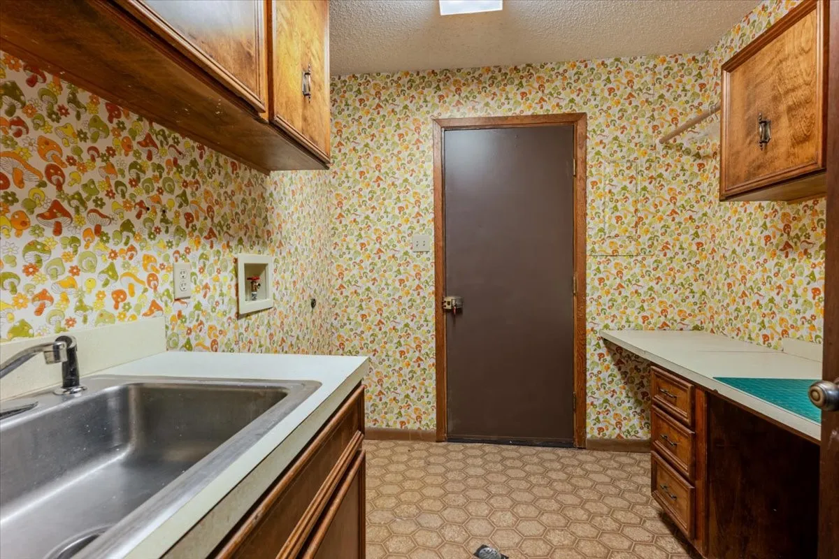 Farm For Sale in Palo Pinto County , 2136 Hayes Road, Mineral Wells, Texas 76067, 3 Bedroom, 2 Bathroom, Garage spaces, 1,924 Sqft, built in 1980, mls#21364930, Real Estate Agent in Mineral Wells, Homes For Sale in Palo Pinto county, Homes For Sale in Mineral Wells, Realtor in Mineral Wells Texas, Real Estate Brokerage Independent Realty Texas, Luminita Cordes Realtor