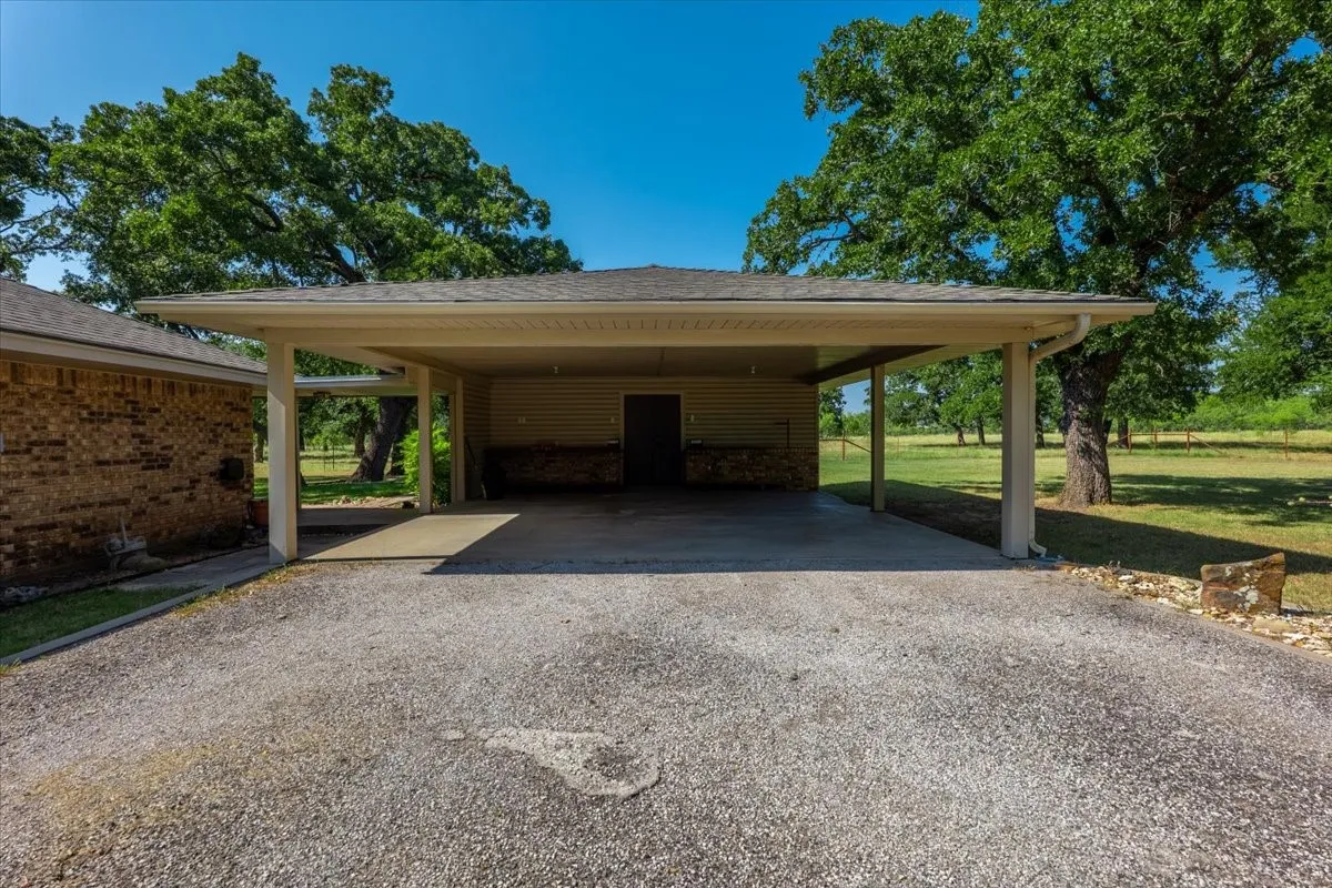 Farm For Sale in Palo Pinto County , 2136 Hayes Road, Mineral Wells, Texas 76067, 3 Bedroom, 2 Bathroom, Garage spaces, 1,924 Sqft, built in 1980, mls#21364930, Real Estate Agent in Mineral Wells, Homes For Sale in Palo Pinto county, Homes For Sale in Mineral Wells, Realtor in Mineral Wells Texas, Real Estate Brokerage Independent Realty Texas, Luminita Cordes Realtor
