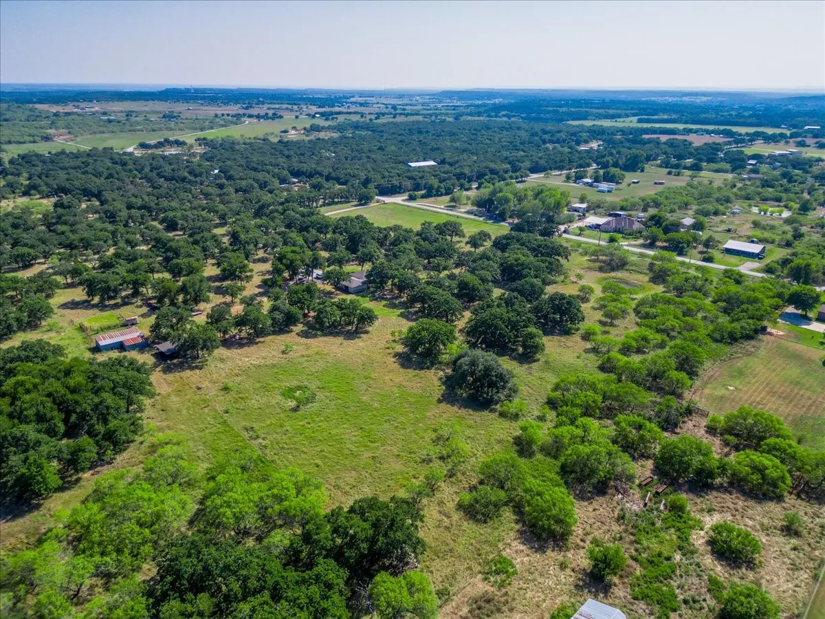 Farm For Sale in Palo Pinto County , 2136 Hayes Road, Mineral Wells, Texas 76067, 3 Bedroom, 2 Bathroom, Garage spaces, 1,924 Sqft, built in 1980, mls#21364930, Real Estate Agent in Mineral Wells, Homes For Sale in Palo Pinto county, Homes For Sale in Mineral Wells, Realtor in Mineral Wells Texas, Real Estate Brokerage Independent Realty Texas, Luminita Cordes Realtor