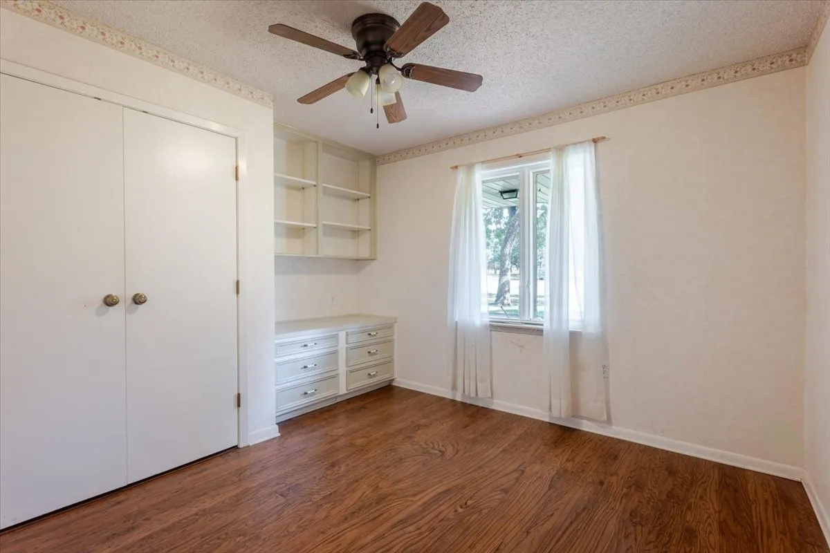 Farm For Sale in Palo Pinto County , 2136 Hayes Road, Mineral Wells, Texas 76067, 3 Bedroom, 2 Bathroom, Garage spaces, 1,924 Sqft, built in 1980, mls#21364930, Real Estate Agent in Mineral Wells, Homes For Sale in Palo Pinto county, Homes For Sale in Mineral Wells, Realtor in Mineral Wells Texas, Real Estate Brokerage Independent Realty Texas, Luminita Cordes Realtor