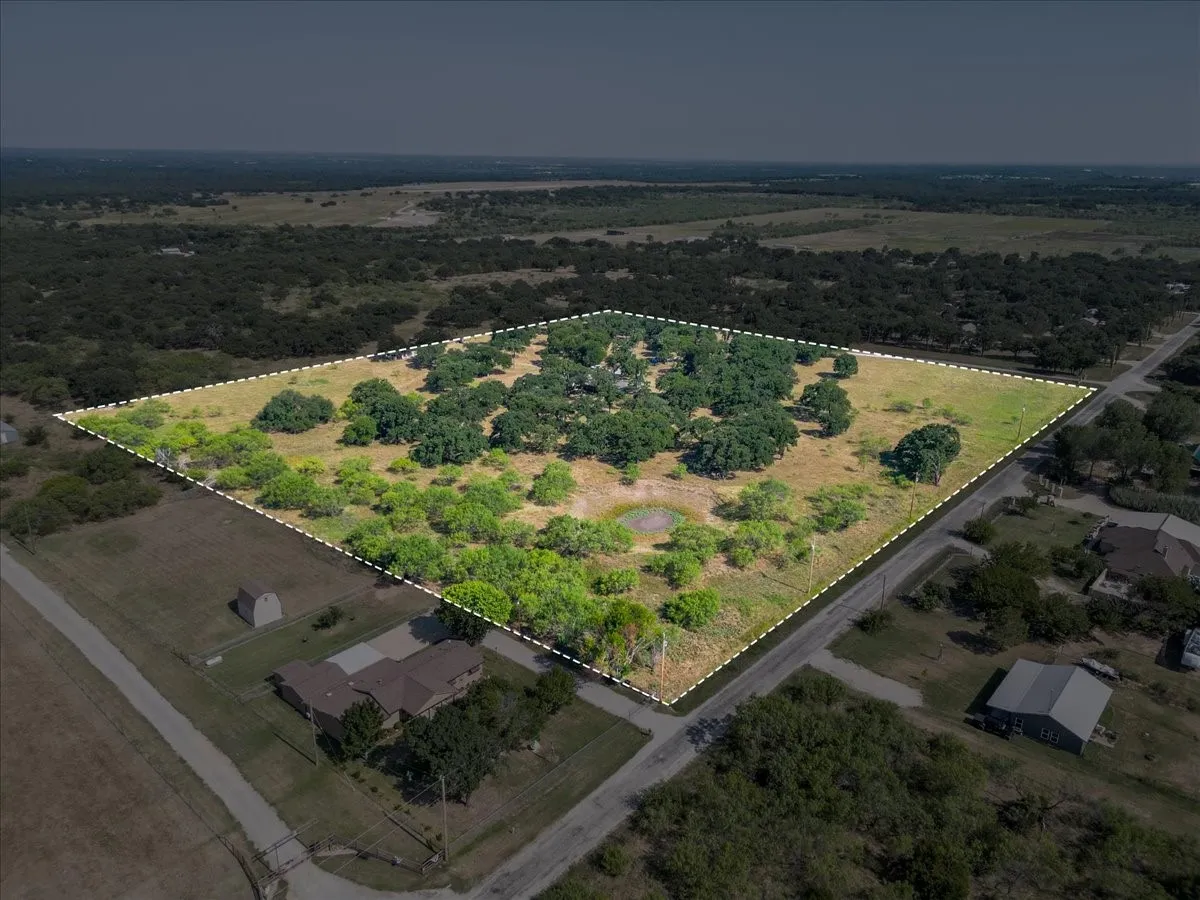 Farm For Sale in Palo Pinto County , 2136 Hayes Road, Mineral Wells, Texas 76067, 3 Bedroom, 2 Bathroom, Garage spaces, 1,924 Sqft, built in 1980, mls#21364930, Real Estate Agent in Mineral Wells, Homes For Sale in Palo Pinto county, Homes For Sale in Mineral Wells, Realtor in Mineral Wells Texas, Real Estate Brokerage Independent Realty Texas, Luminita Cordes Realtor