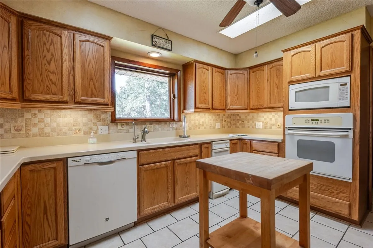 Farm For Sale in Palo Pinto County , 2136 Hayes Road, Mineral Wells, Texas 76067, 3 Bedroom, 2 Bathroom, Garage spaces, 1,924 Sqft, built in 1980, mls#21364930, Real Estate Agent in Mineral Wells, Homes For Sale in Palo Pinto county, Homes For Sale in Mineral Wells, Realtor in Mineral Wells Texas, Real Estate Brokerage Independent Realty Texas, Luminita Cordes Realtor