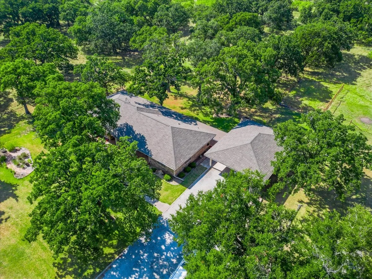 Farm For Sale in Palo Pinto County , 2136 Hayes Road, Mineral Wells, Texas 76067, 3 Bedroom, 2 Bathroom, Garage spaces, 1,924 Sqft, built in 1980, mls#21364930, Real Estate Agent in Mineral Wells, Homes For Sale in Palo Pinto county, Homes For Sale in Mineral Wells, Realtor in Mineral Wells Texas, Real Estate Brokerage Independent Realty Texas, Luminita Cordes Realtor