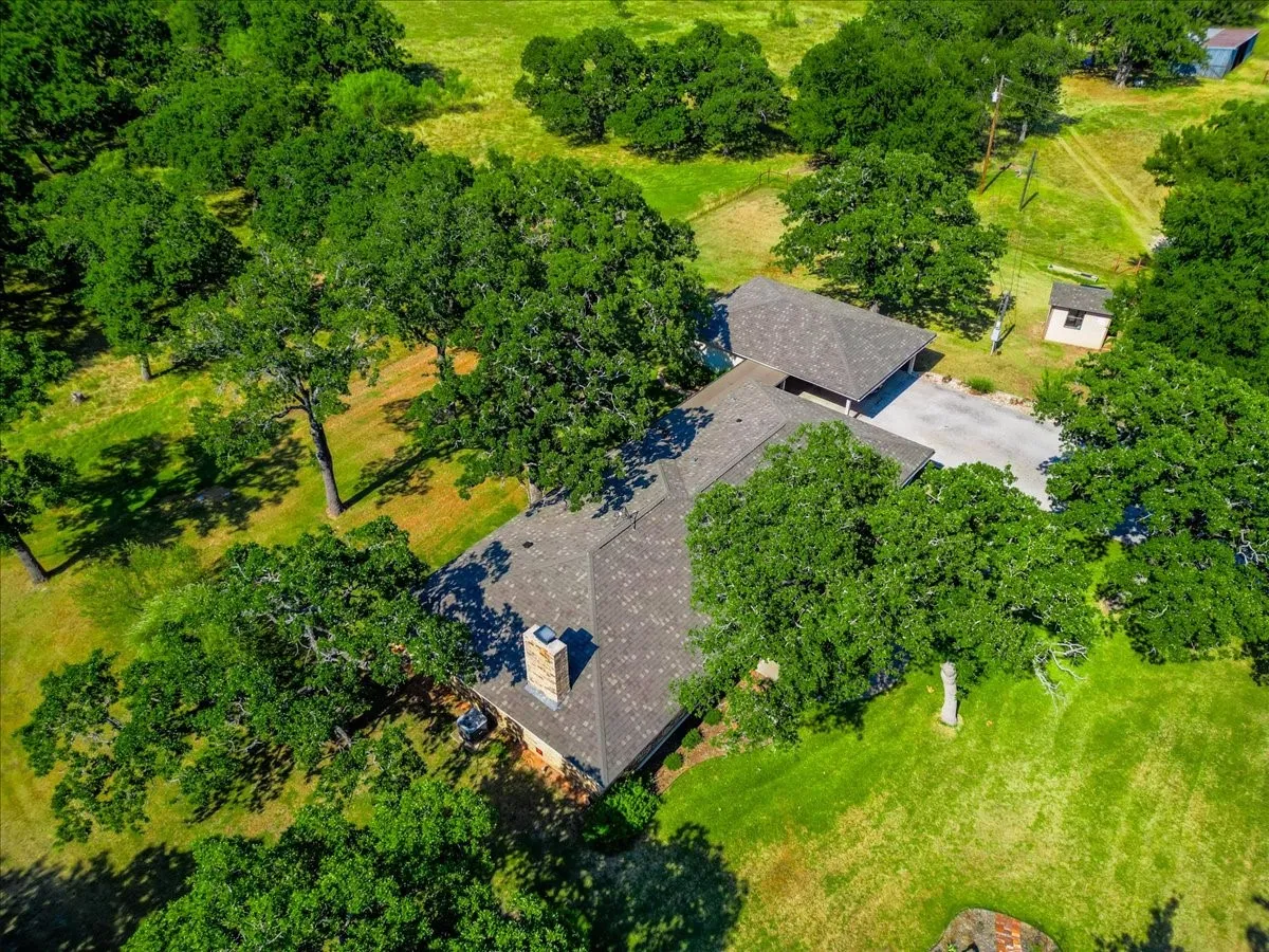 Farm For Sale in Palo Pinto County , 2136 Hayes Road, Mineral Wells, Texas 76067, 3 Bedroom, 2 Bathroom, Garage spaces, 1,924 Sqft, built in 1980, mls#21364930, Real Estate Agent in Mineral Wells, Homes For Sale in Palo Pinto county, Homes For Sale in Mineral Wells, Realtor in Mineral Wells Texas, Real Estate Brokerage Independent Realty Texas, Luminita Cordes Realtor