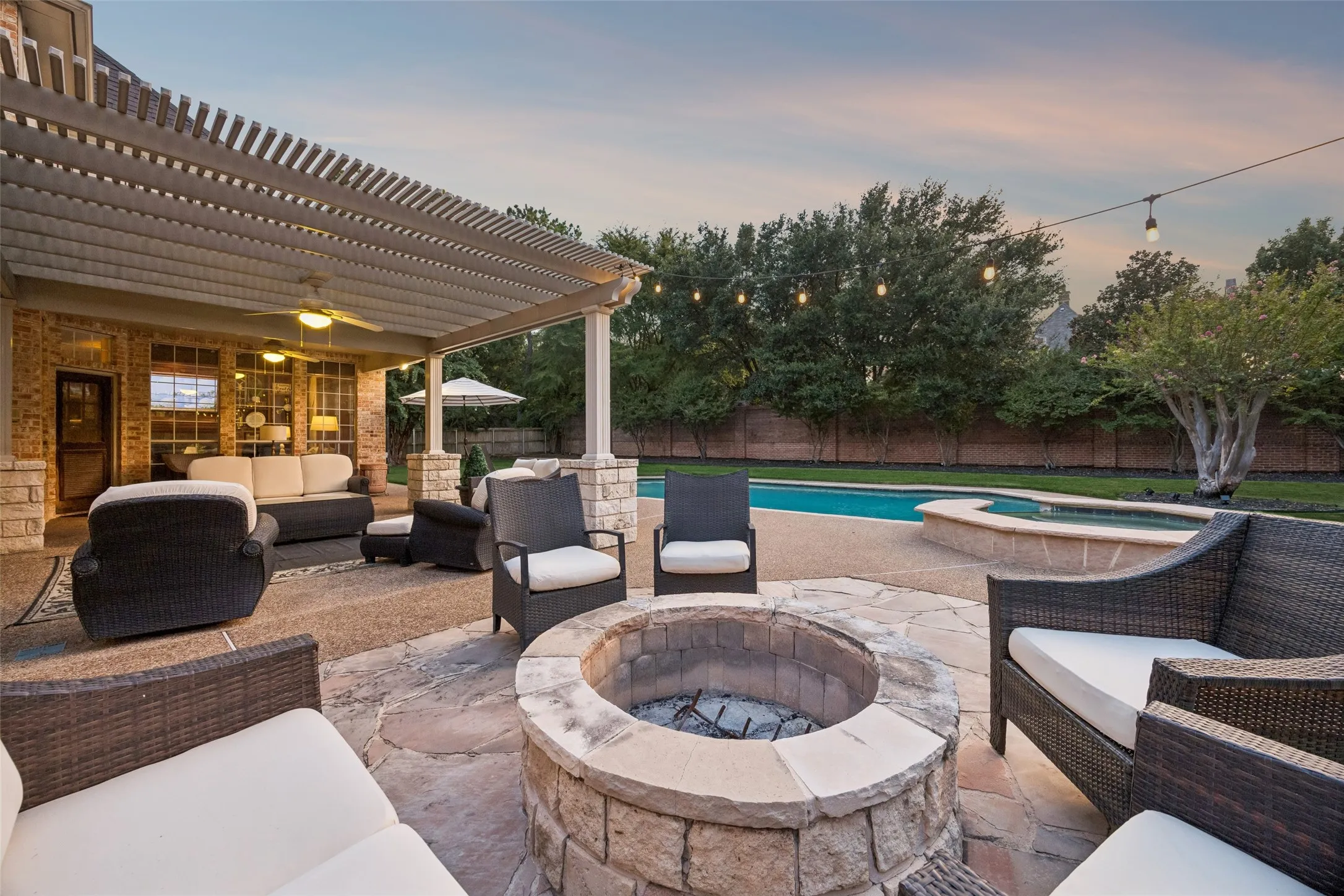 Single Family Residence For Sale in Tarrant County , 7302 Belle Meade Drive, Colleyville, Texas 76034, 4 Bedroom, 4 Bathroom, 3 Garage spaces, 4,413 Sqft, built in 1990, mls#21365227, Real Estate Agent in Colleyville, Homes For Sale in Tarrant county, Homes For Sale in Colleyville, Realtor in Colleyville Texas, Real Estate Brokerage Independent Realty Texas, Luminita Cordes Realtor