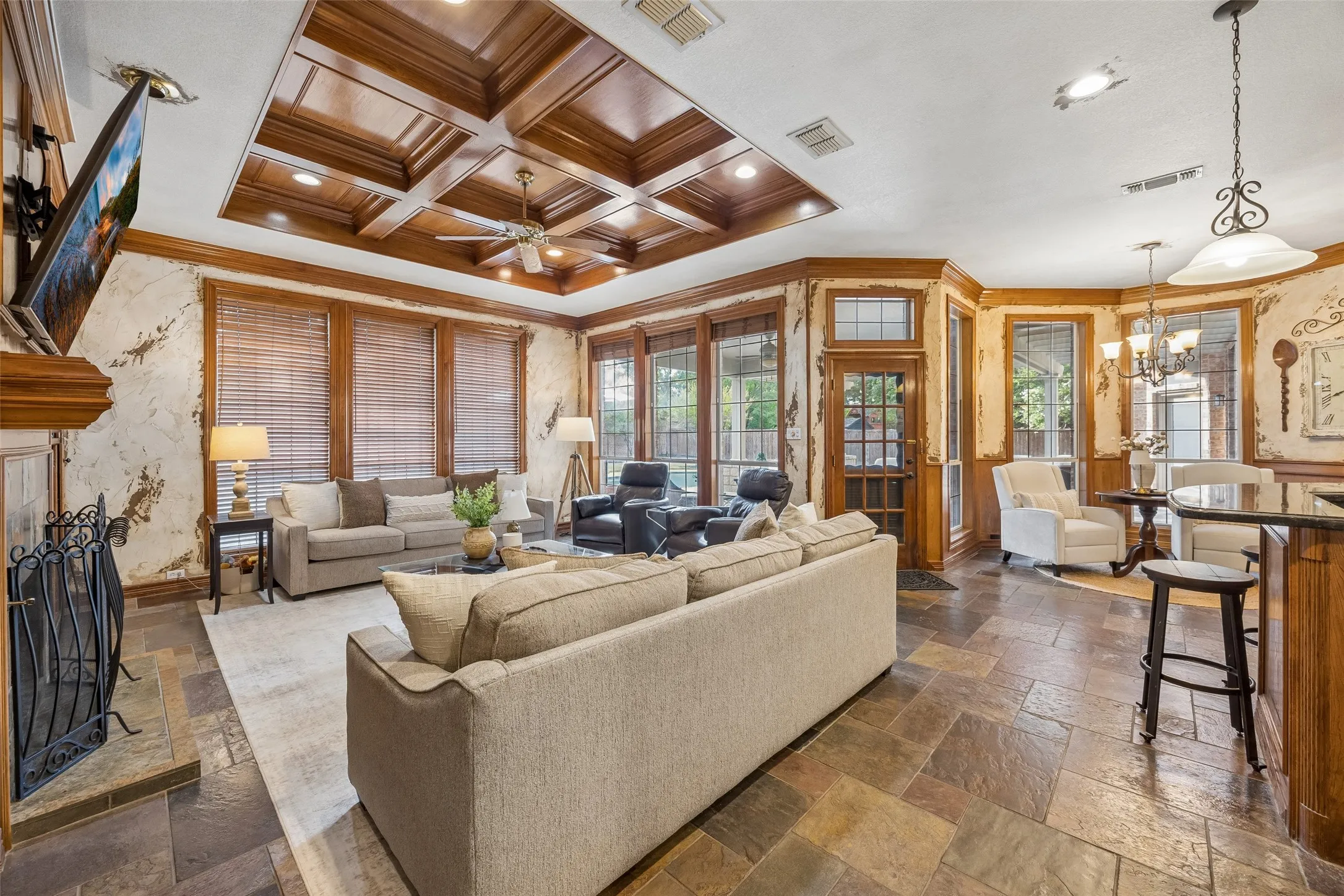 Single Family Residence For Sale in Tarrant County , 7302 Belle Meade Drive, Colleyville, Texas 76034, 4 Bedroom, 4 Bathroom, 3 Garage spaces, 4,413 Sqft, built in 1990, mls#21365227, Real Estate Agent in Colleyville, Homes For Sale in Tarrant county, Homes For Sale in Colleyville, Realtor in Colleyville Texas, Real Estate Brokerage Independent Realty Texas, Luminita Cordes Realtor