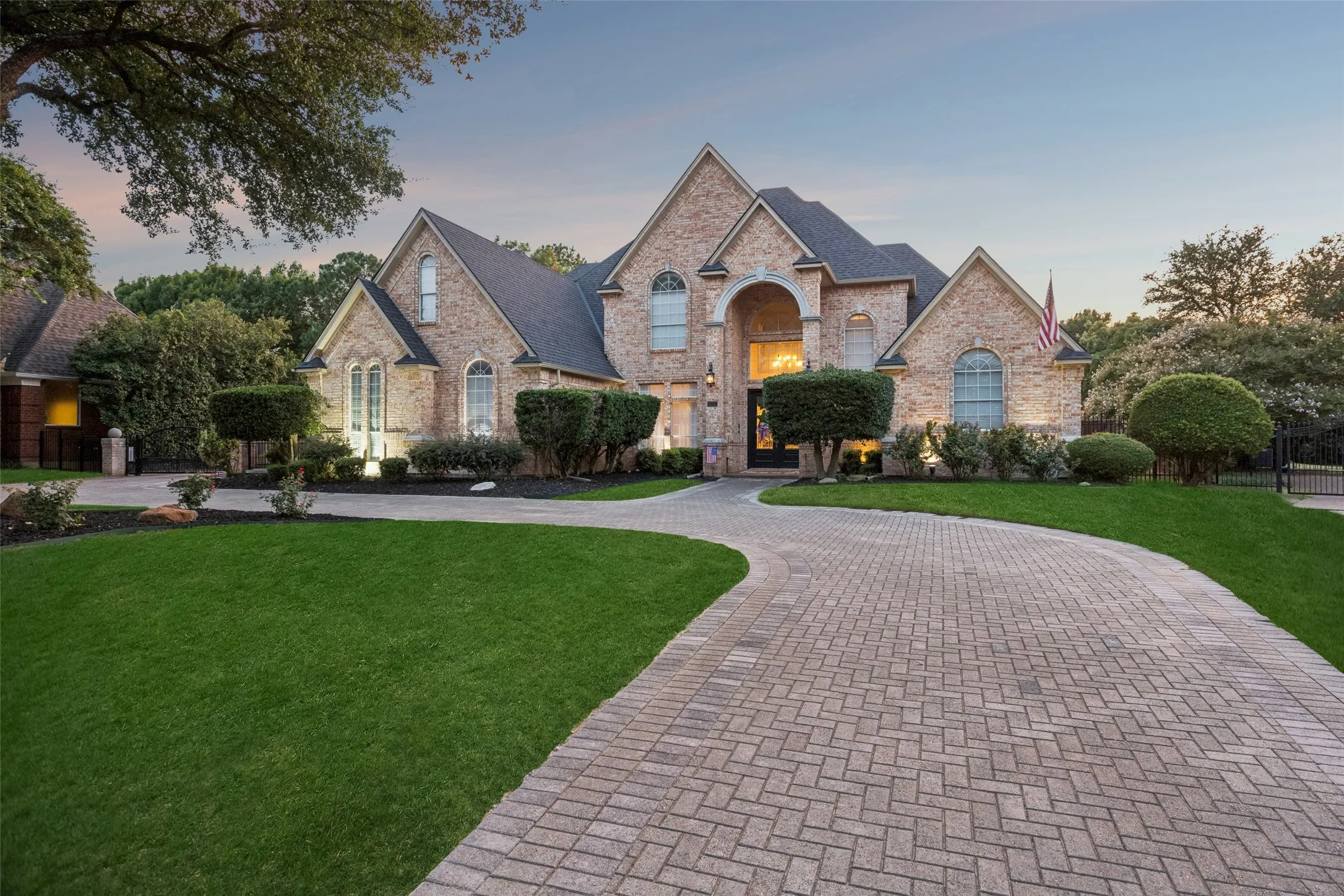 Single Family Residence For Sale in Tarrant County , 7302 Belle Meade Drive, Colleyville, Texas 76034, 4 Bedroom, 4 Bathroom, 3 Garage spaces, 4,413 Sqft, built in 1990, mls#21365227, Real Estate Agent in Colleyville, Homes For Sale in Tarrant county, Homes For Sale in Colleyville, Realtor in Colleyville Texas, Real Estate Brokerage Independent Realty Texas, Luminita Cordes Realtor