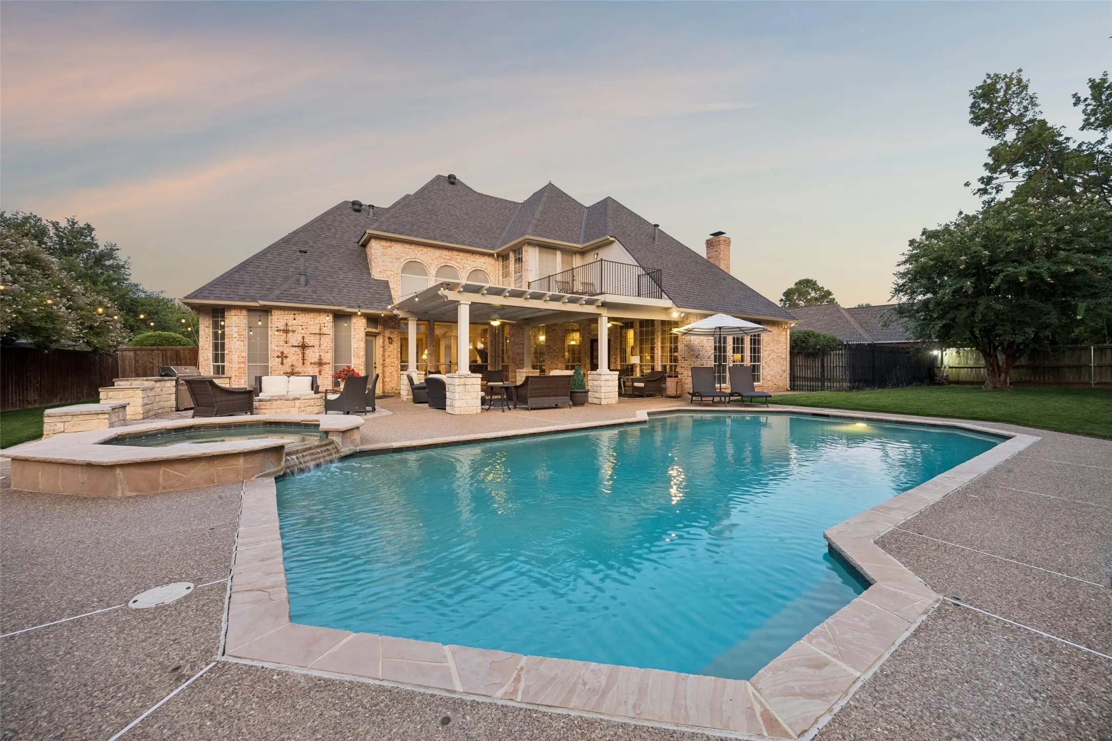 Single Family Residence For Sale in Tarrant County , 7302 Belle Meade Drive, Colleyville, Texas 76034, 4 Bedroom, 4 Bathroom, 3 Garage spaces, 4,413 Sqft, built in 1990, mls#21365227, Real Estate Agent in Colleyville, Homes For Sale in Tarrant county, Homes For Sale in Colleyville, Realtor in Colleyville Texas, Real Estate Brokerage Independent Realty Texas, Luminita Cordes Realtor