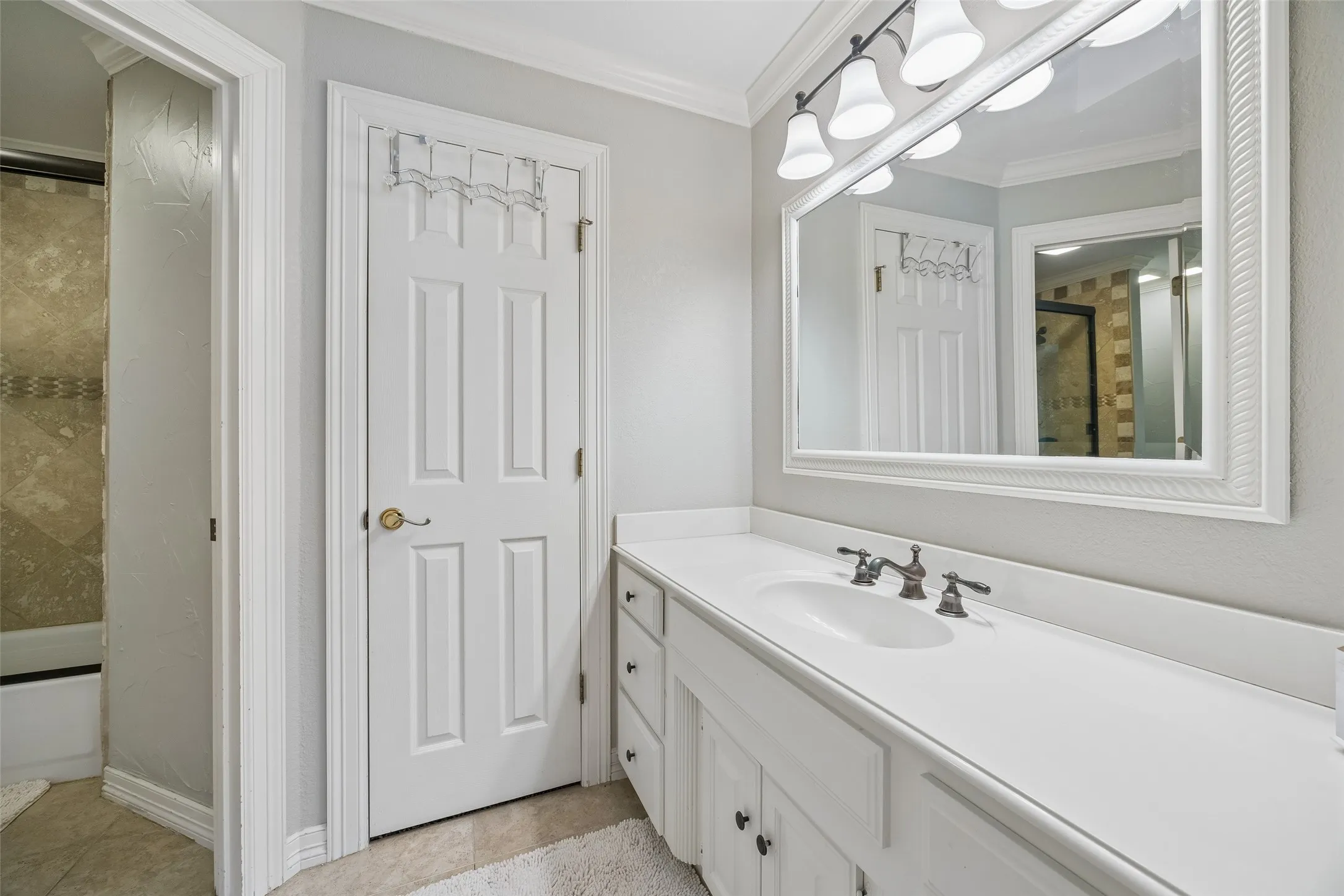Single Family Residence For Sale in Tarrant County , 7302 Belle Meade Drive, Colleyville, Texas 76034, 4 Bedroom, 4 Bathroom, 3 Garage spaces, 4,413 Sqft, built in 1990, mls#21365227, Real Estate Agent in Colleyville, Homes For Sale in Tarrant county, Homes For Sale in Colleyville, Realtor in Colleyville Texas, Real Estate Brokerage Independent Realty Texas, Luminita Cordes Realtor