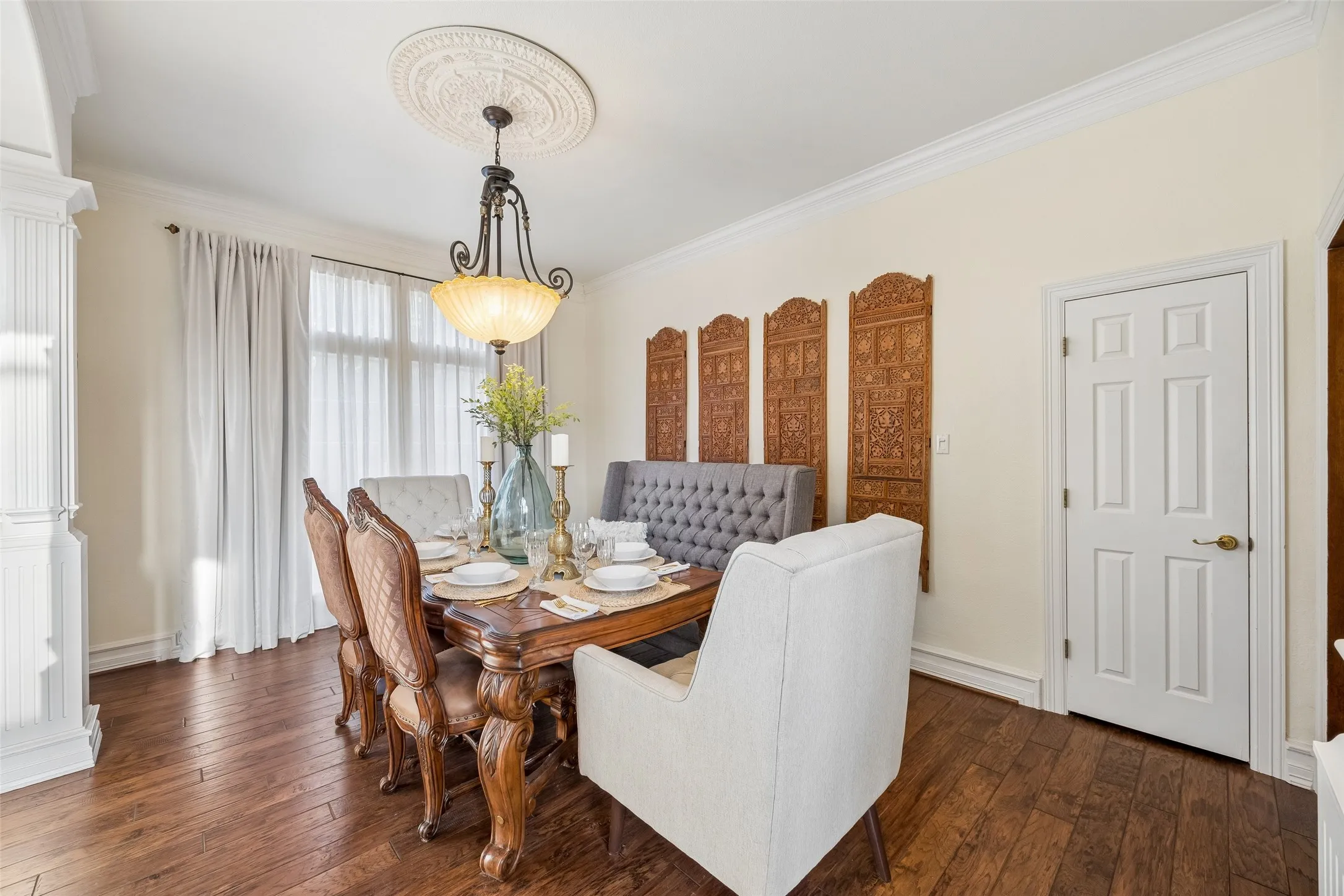 Single Family Residence For Sale in Tarrant County , 7302 Belle Meade Drive, Colleyville, Texas 76034, 4 Bedroom, 4 Bathroom, 3 Garage spaces, 4,413 Sqft, built in 1990, mls#21365227, Real Estate Agent in Colleyville, Homes For Sale in Tarrant county, Homes For Sale in Colleyville, Realtor in Colleyville Texas, Real Estate Brokerage Independent Realty Texas, Luminita Cordes Realtor