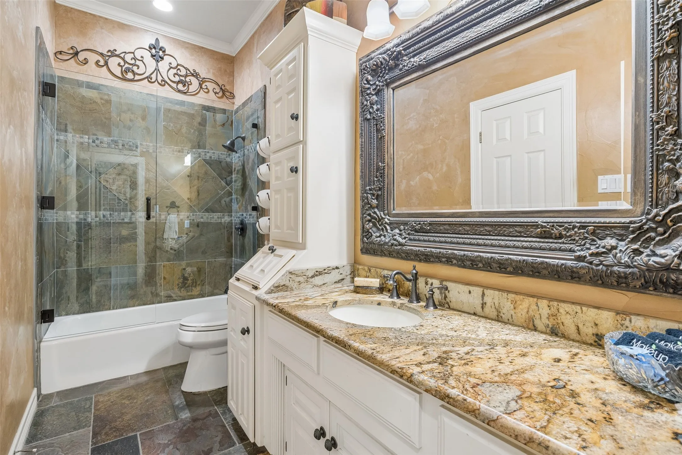 Single Family Residence For Sale in Tarrant County , 7302 Belle Meade Drive, Colleyville, Texas 76034, 4 Bedroom, 4 Bathroom, 3 Garage spaces, 4,413 Sqft, built in 1990, mls#21365227, Real Estate Agent in Colleyville, Homes For Sale in Tarrant county, Homes For Sale in Colleyville, Realtor in Colleyville Texas, Real Estate Brokerage Independent Realty Texas, Luminita Cordes Realtor