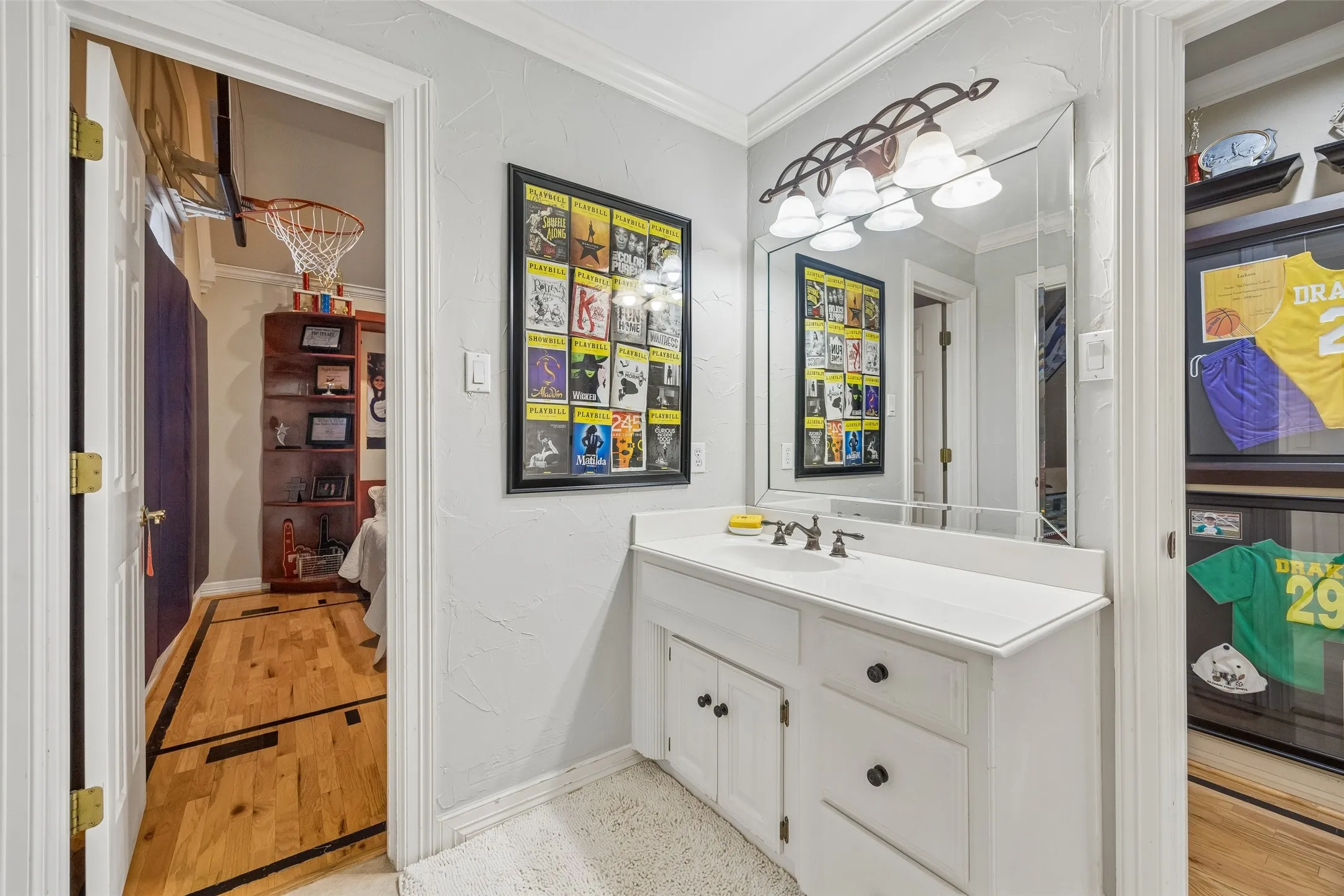 Single Family Residence For Sale in Tarrant County , 7302 Belle Meade Drive, Colleyville, Texas 76034, 4 Bedroom, 4 Bathroom, 3 Garage spaces, 4,413 Sqft, built in 1990, mls#21365227, Real Estate Agent in Colleyville, Homes For Sale in Tarrant county, Homes For Sale in Colleyville, Realtor in Colleyville Texas, Real Estate Brokerage Independent Realty Texas, Luminita Cordes Realtor