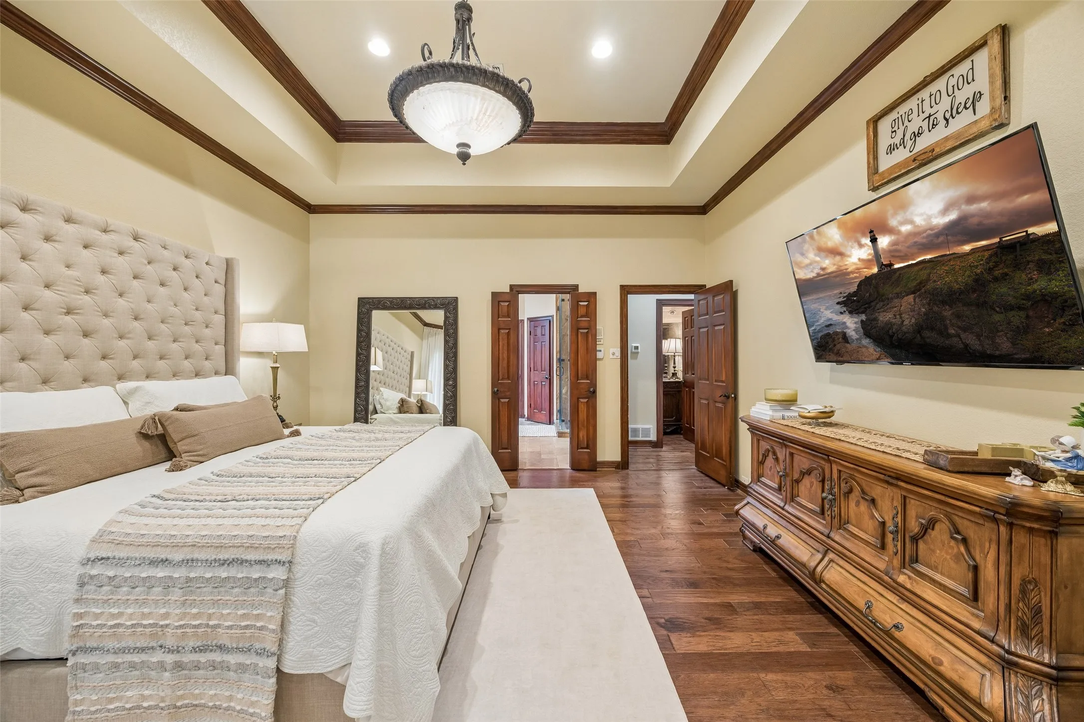 Single Family Residence For Sale in Tarrant County , 7302 Belle Meade Drive, Colleyville, Texas 76034, 4 Bedroom, 4 Bathroom, 3 Garage spaces, 4,413 Sqft, built in 1990, mls#21365227, Real Estate Agent in Colleyville, Homes For Sale in Tarrant county, Homes For Sale in Colleyville, Realtor in Colleyville Texas, Real Estate Brokerage Independent Realty Texas, Luminita Cordes Realtor