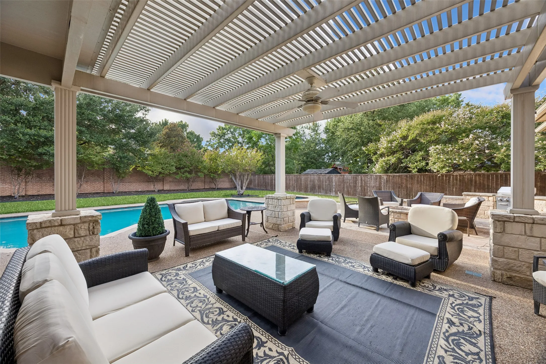 Single Family Residence For Sale in Tarrant County , 7302 Belle Meade Drive, Colleyville, Texas 76034, 4 Bedroom, 4 Bathroom, 3 Garage spaces, 4,413 Sqft, built in 1990, mls#21365227, Real Estate Agent in Colleyville, Homes For Sale in Tarrant county, Homes For Sale in Colleyville, Realtor in Colleyville Texas, Real Estate Brokerage Independent Realty Texas, Luminita Cordes Realtor