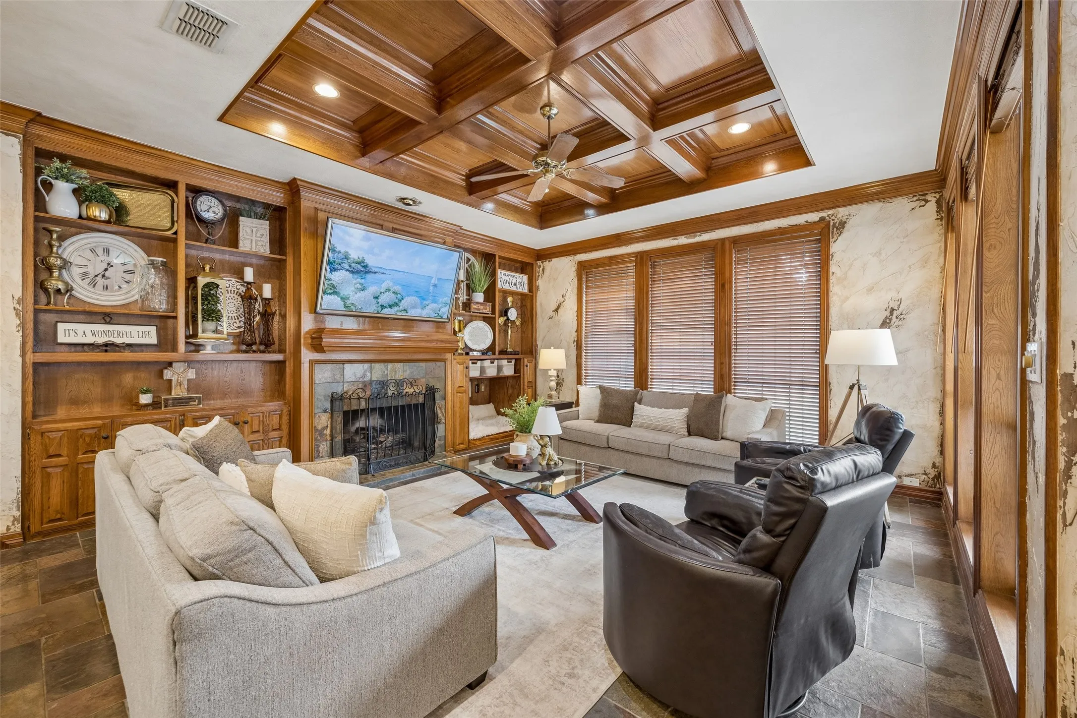 Single Family Residence For Sale in Tarrant County , 7302 Belle Meade Drive, Colleyville, Texas 76034, 4 Bedroom, 4 Bathroom, 3 Garage spaces, 4,413 Sqft, built in 1990, mls#21365227, Real Estate Agent in Colleyville, Homes For Sale in Tarrant county, Homes For Sale in Colleyville, Realtor in Colleyville Texas, Real Estate Brokerage Independent Realty Texas, Luminita Cordes Realtor