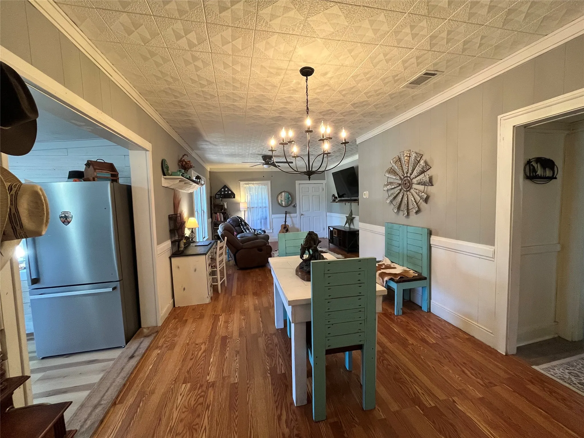 Single Family Residence For Sale in Callahan County , 12613 State Highway 36 E, Cross Plains, Texas 76443, 2 Bedroom, 2 Bathroom, Garage spaces, 1,540 Sqft, built in 1940, mls#21363090, Real Estate Agent in Cross Plains, Homes For Sale in Callahan county, Homes For Sale in Cross Plains, Realtor in Cross Plains Texas, Real Estate Brokerage Independent Realty Texas, Luminita Cordes Realtor