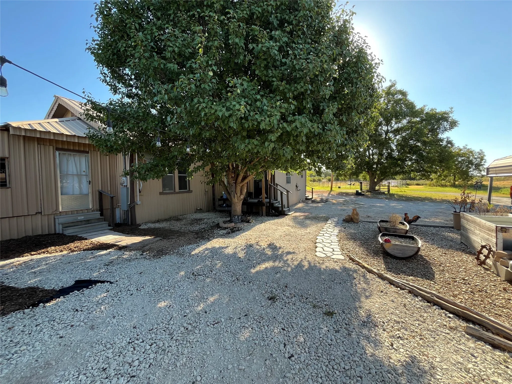 Single Family Residence For Sale in Callahan County , 12613 State Highway 36 E, Cross Plains, Texas 76443, 2 Bedroom, 2 Bathroom, Garage spaces, 1,540 Sqft, built in 1940, mls#21363090, Real Estate Agent in Cross Plains, Homes For Sale in Callahan county, Homes For Sale in Cross Plains, Realtor in Cross Plains Texas, Real Estate Brokerage Independent Realty Texas, Luminita Cordes Realtor