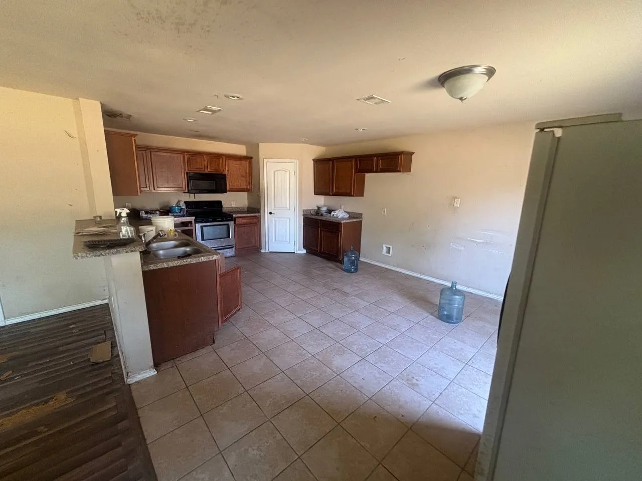 Single Family Residence For Sale in Henderson County , 317 Anchor Lane, Gun Barrel City, Texas 75156, 3 Bedroom, 2 Bathroom, 1 Garage spaces, 1,480 Sqft, built in 2014, mls#21365049, Real Estate Agent in Gun Barrel City, Homes For Sale in Henderson county, Homes For Sale in Gun Barrel City, Realtor in Gun Barrel City Texas, Real Estate Brokerage Independent Realty Texas, Luminita Cordes Realtor