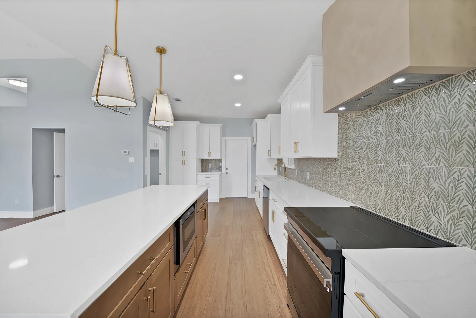 Single Family Residence For Sale in Collin County , 10912 Promise Land Drive, Frisco, Texas 75035, 3 Bedroom, 3 Bathroom, 2 Garage spaces, 2,130 Sqft, built in 1988, mls#21362739, Real Estate Agent in Frisco, Homes For Sale in Collin county, Homes For Sale in Frisco, Realtor in Frisco Texas, Real Estate Brokerage Independent Realty Texas, Luminita Cordes Realtor