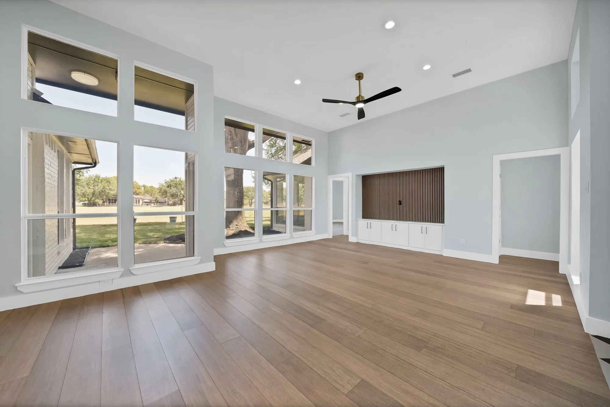 Single Family Residence For Sale in Collin County , 10912 Promise Land Drive, Frisco, Texas 75035, 3 Bedroom, 3 Bathroom, 2 Garage spaces, 2,130 Sqft, built in 1988, mls#21362739, Real Estate Agent in Frisco, Homes For Sale in Collin county, Homes For Sale in Frisco, Realtor in Frisco Texas, Real Estate Brokerage Independent Realty Texas, Luminita Cordes Realtor