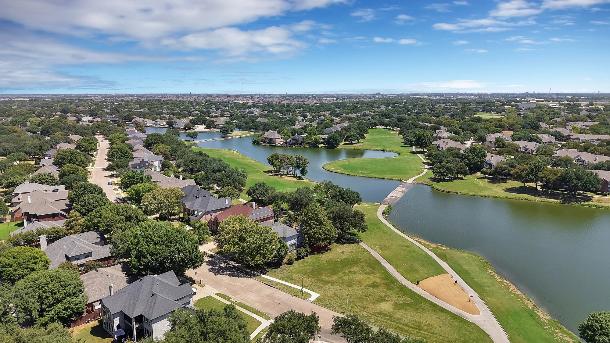 Single Family Residence For Sale in Collin County , 10912 Promise Land Drive, Frisco, Texas 75035, 3 Bedroom, 3 Bathroom, 2 Garage spaces, 2,130 Sqft, built in 1988, mls#21362739, Real Estate Agent in Frisco, Homes For Sale in Collin county, Homes For Sale in Frisco, Realtor in Frisco Texas, Real Estate Brokerage Independent Realty Texas, Luminita Cordes Realtor