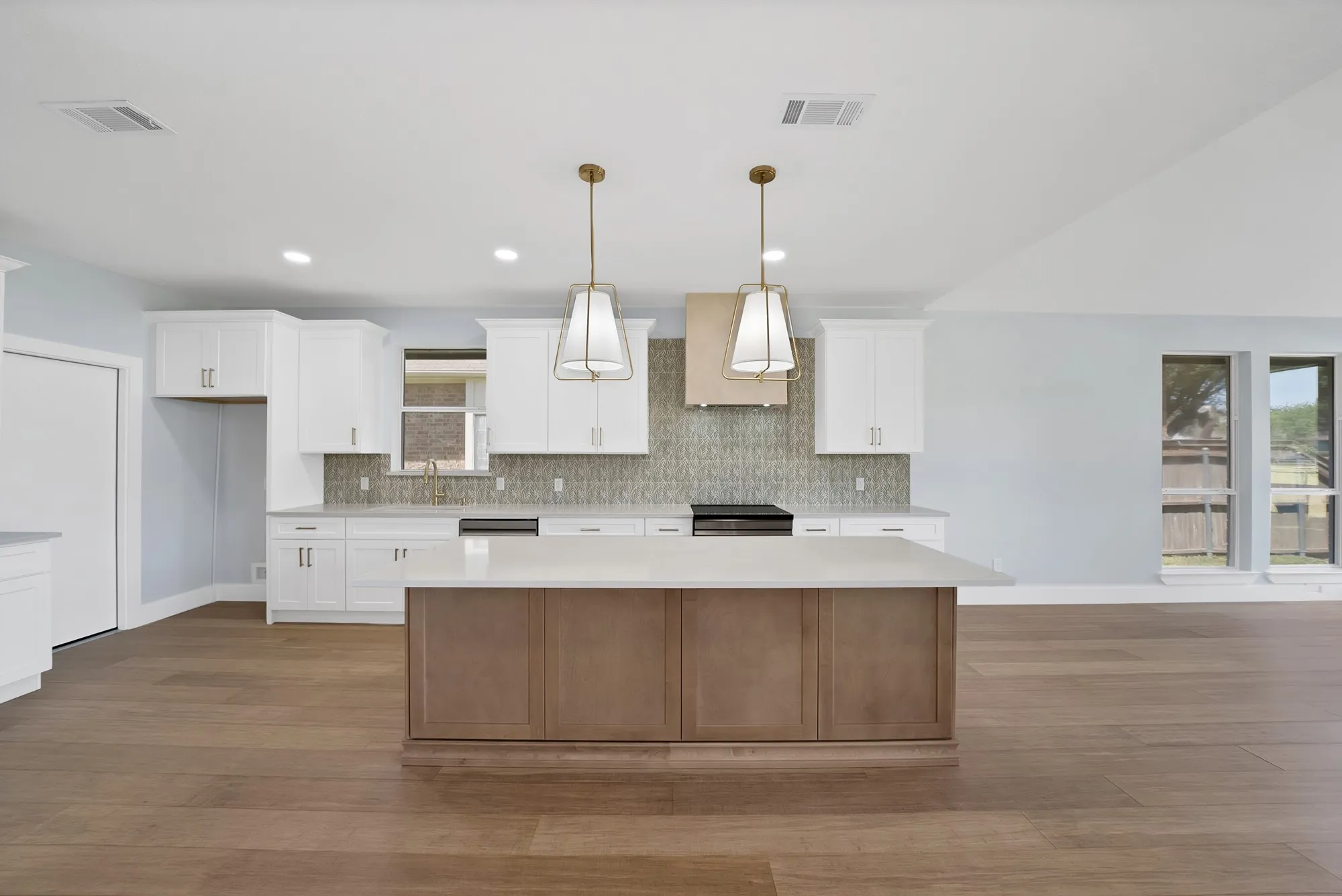 Single Family Residence For Sale in Collin County , 10912 Promise Land Drive, Frisco, Texas 75035, 3 Bedroom, 3 Bathroom, 2 Garage spaces, 2,130 Sqft, built in 1988, mls#21362739, Real Estate Agent in Frisco, Homes For Sale in Collin county, Homes For Sale in Frisco, Realtor in Frisco Texas, Real Estate Brokerage Independent Realty Texas, Luminita Cordes Realtor