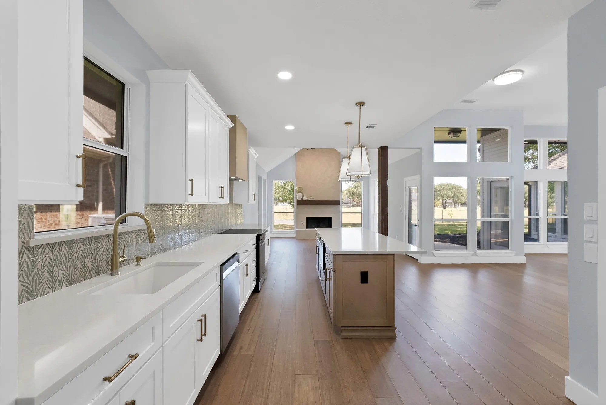 Single Family Residence For Sale in Collin County , 10912 Promise Land Drive, Frisco, Texas 75035, 3 Bedroom, 3 Bathroom, 2 Garage spaces, 2,130 Sqft, built in 1988, mls#21362739, Real Estate Agent in Frisco, Homes For Sale in Collin county, Homes For Sale in Frisco, Realtor in Frisco Texas, Real Estate Brokerage Independent Realty Texas, Luminita Cordes Realtor