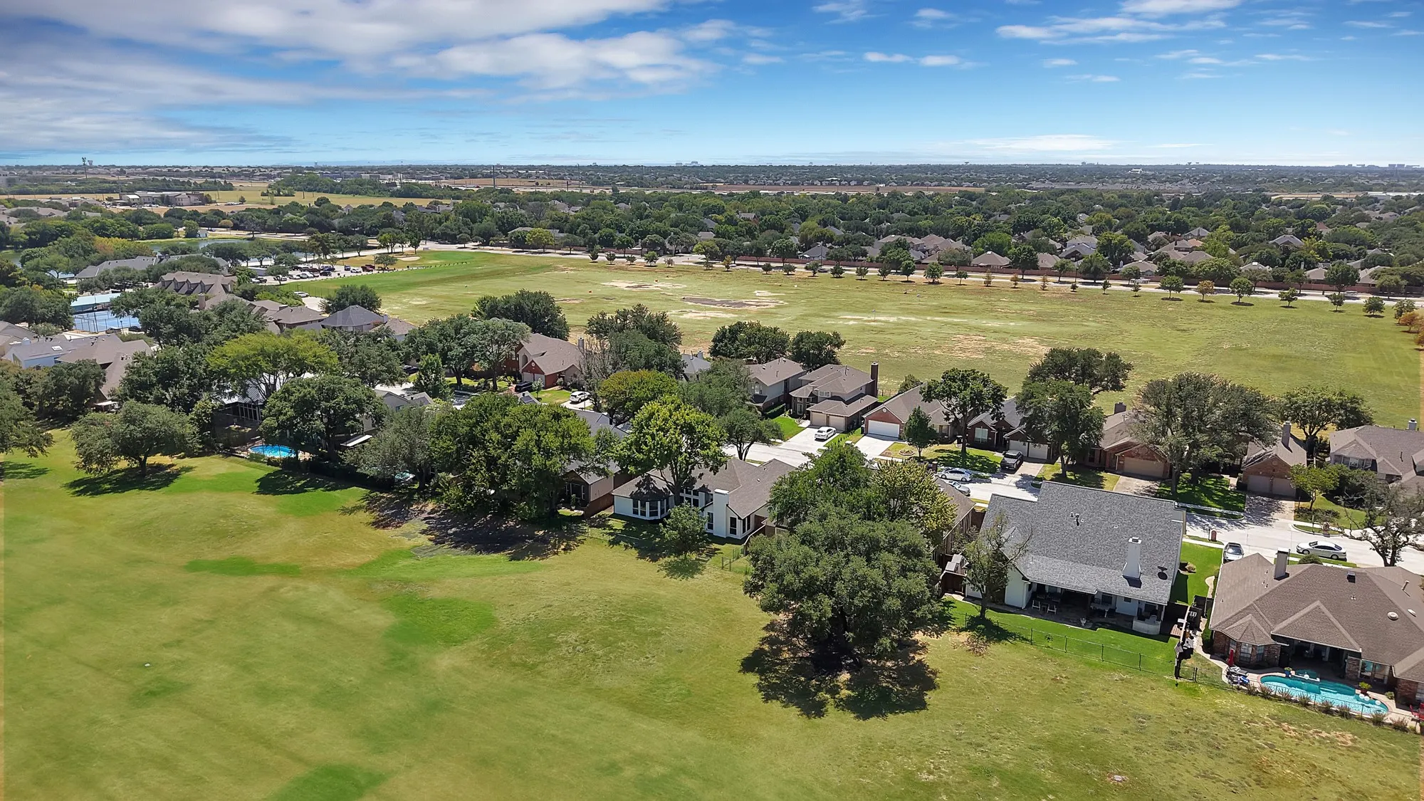 Single Family Residence For Sale in Collin County , 10912 Promise Land Drive, Frisco, Texas 75035, 3 Bedroom, 3 Bathroom, 2 Garage spaces, 2,130 Sqft, built in 1988, mls#21362739, Real Estate Agent in Frisco, Homes For Sale in Collin county, Homes For Sale in Frisco, Realtor in Frisco Texas, Real Estate Brokerage Independent Realty Texas, Luminita Cordes Realtor
