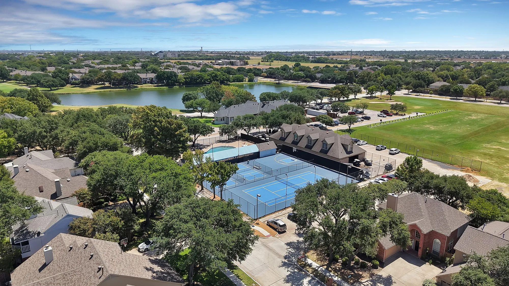 Single Family Residence For Sale in Collin County , 10912 Promise Land Drive, Frisco, Texas 75035, 3 Bedroom, 3 Bathroom, 2 Garage spaces, 2,130 Sqft, built in 1988, mls#21362739, Real Estate Agent in Frisco, Homes For Sale in Collin county, Homes For Sale in Frisco, Realtor in Frisco Texas, Real Estate Brokerage Independent Realty Texas, Luminita Cordes Realtor