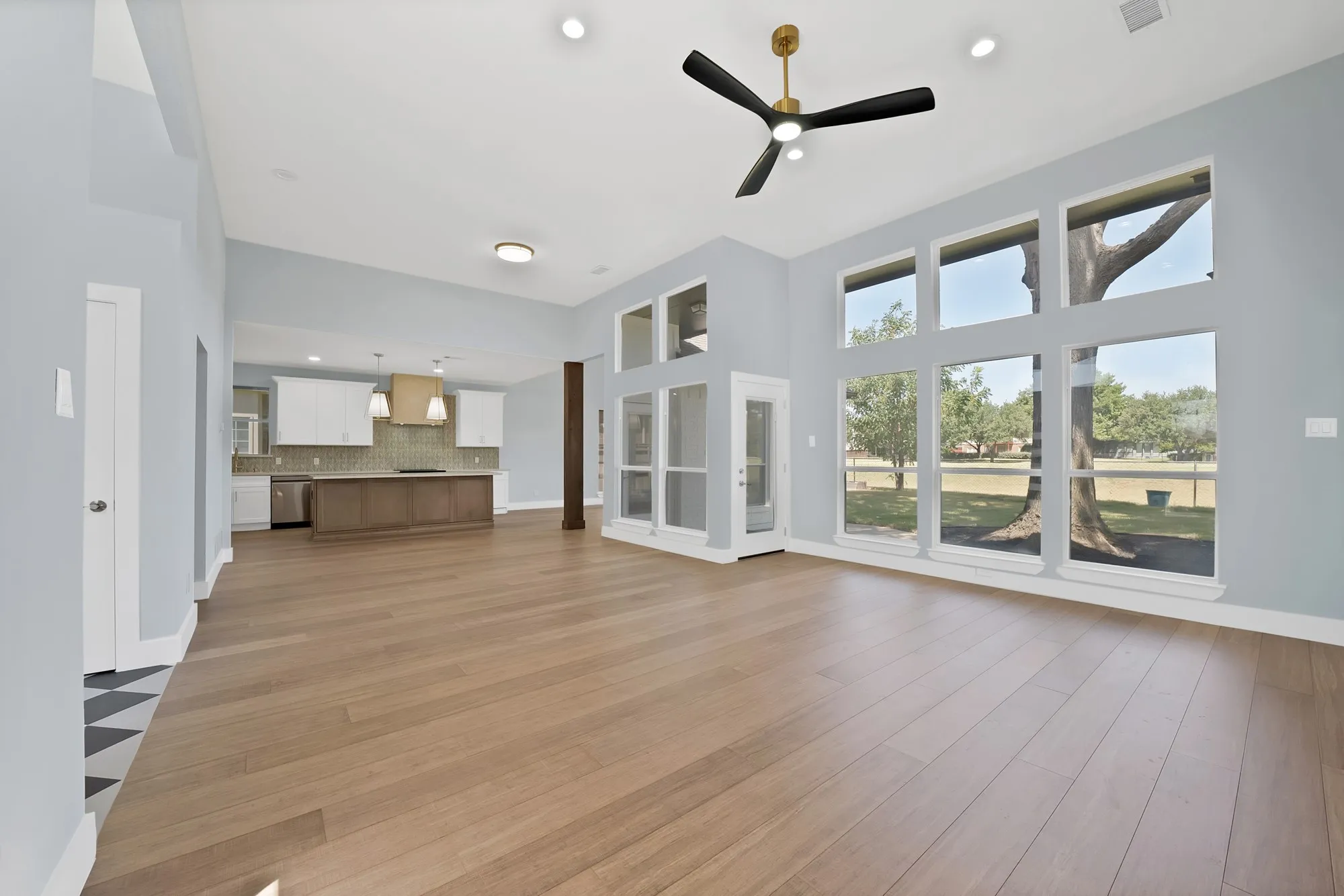 Single Family Residence For Sale in Collin County , 10912 Promise Land Drive, Frisco, Texas 75035, 3 Bedroom, 3 Bathroom, 2 Garage spaces, 2,130 Sqft, built in 1988, mls#21362739, Real Estate Agent in Frisco, Homes For Sale in Collin county, Homes For Sale in Frisco, Realtor in Frisco Texas, Real Estate Brokerage Independent Realty Texas, Luminita Cordes Realtor