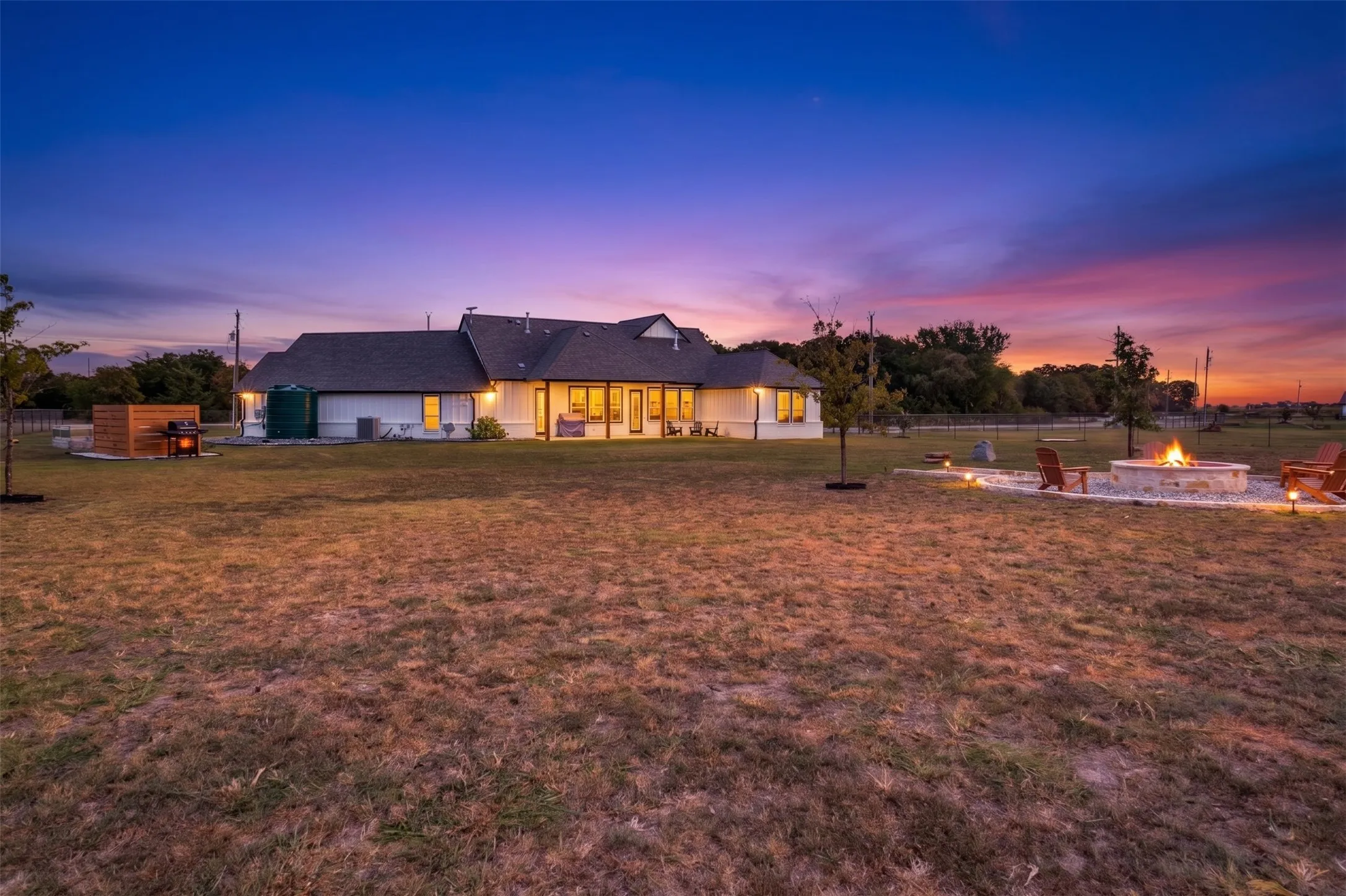 Single Family Residence For Sale in Johnson County , 128 Chambers Creek Trail, Alvarado, Texas 76009, 4 Bedroom, 3 Bathroom, 3 Garage spaces, 2,206 Sqft, built in 2021, mls#21350930, Real Estate Agent in Alvarado, Homes For Sale in Johnson county, Homes For Sale in Alvarado, Realtor in Alvarado Texas, Real Estate Brokerage Independent Realty Texas, Luminita Cordes Realtor