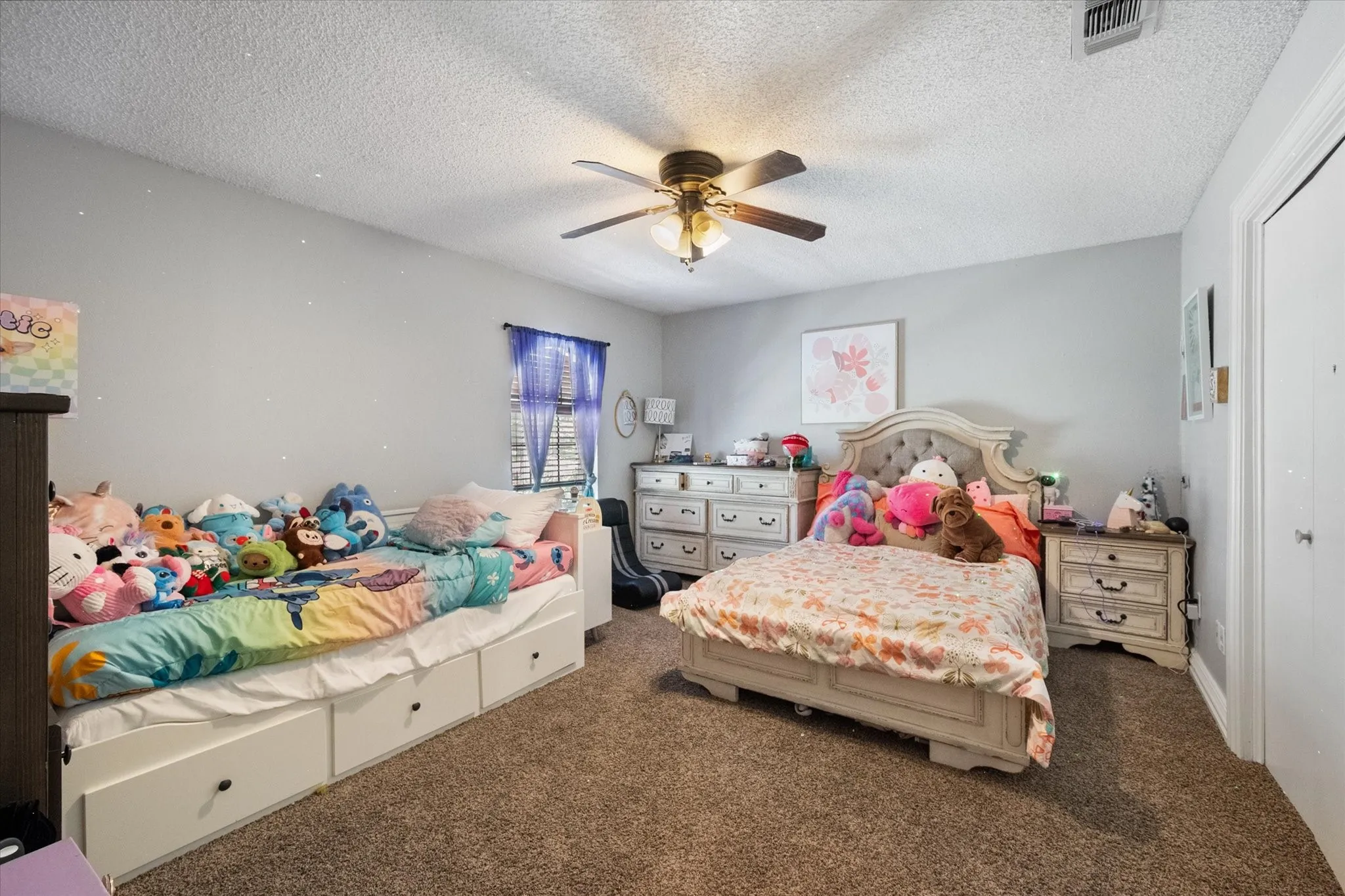 Single Family Residence For Sale in Tarrant County , 6110 Amicable Drive, Arlington, Texas 76016, 3 Bedroom, 2 Bathroom, 2 Garage spaces, 2,107 Sqft, built in 1978, mls#21363583, Real Estate Agent in Arlington, Homes For Sale in Tarrant county, Homes For Sale in Arlington, Realtor in Arlington Texas, Real Estate Brokerage Independent Realty Texas, Luminita Cordes Realtor