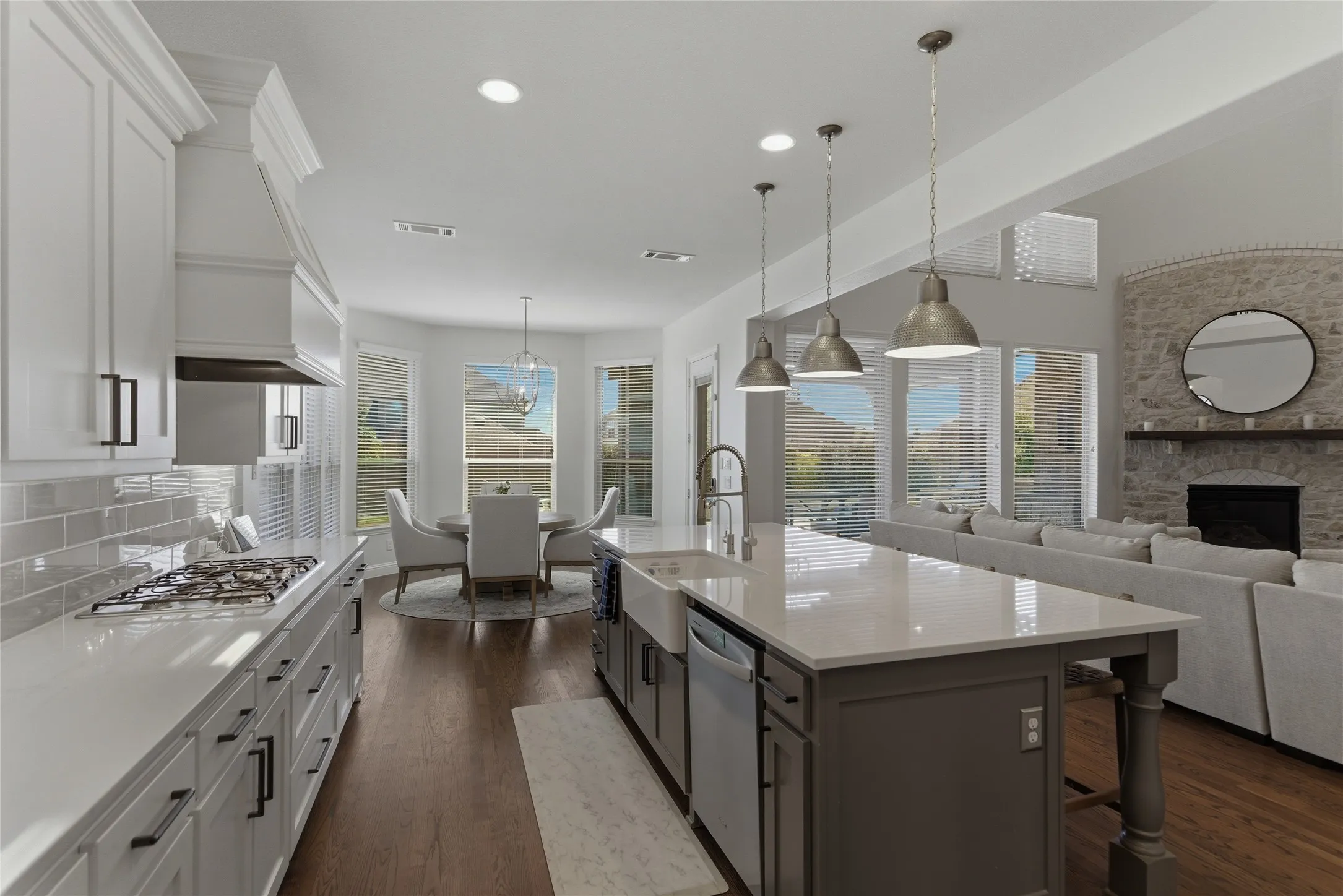 Enjoy the company while you cook in your chefs'kitchen