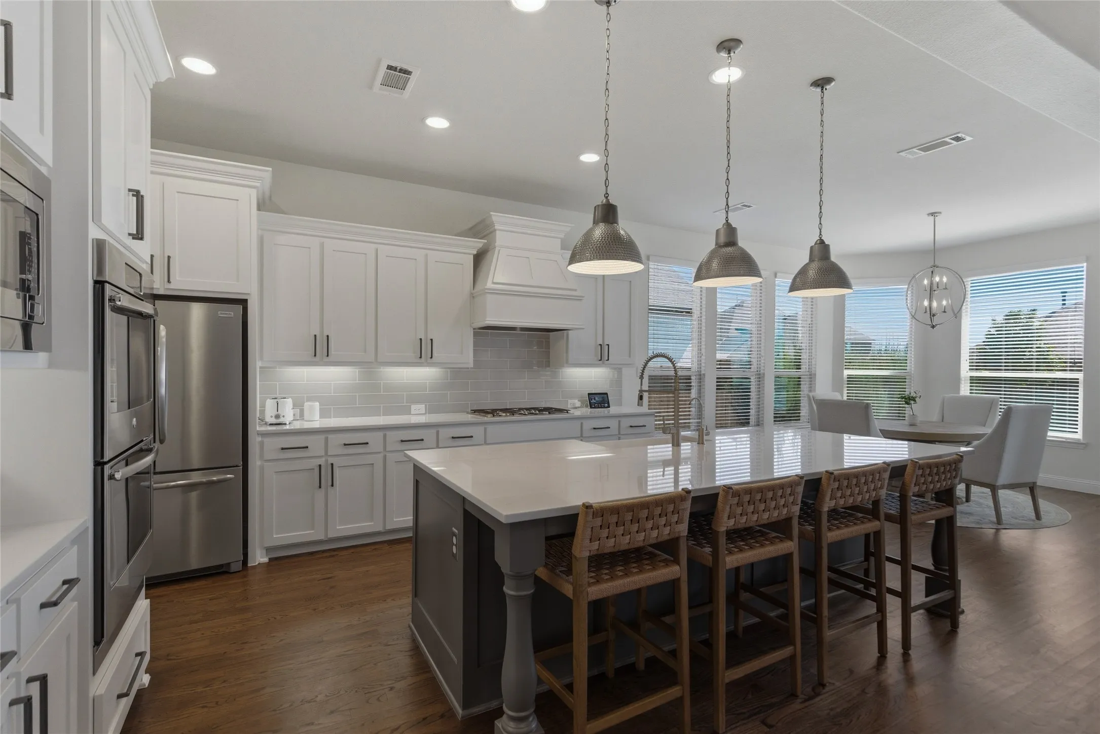 This island is the centerpiece of the grand room