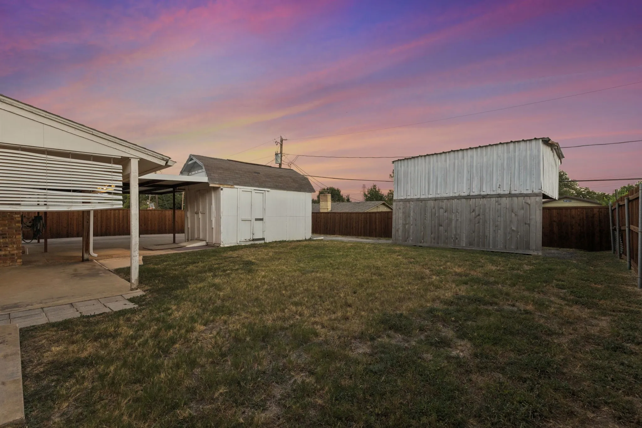 Single Family Residence For Sale in Tarrant County , 6640 Pleasant Ridge Drive, North Richland Hills, Texas 76180, 4 Bedroom, 2 Bathroom, 2 Garage spaces, 1,882 Sqft, built in 1984, mls#21363770, Real Estate Agent in North Richland Hills, Homes For Sale in Tarrant county, Homes For Sale in North Richland Hills, Realtor in North Richland Hills Texas, Real Estate Brokerage Independent Realty Texas, Luminita Cordes Realtor
