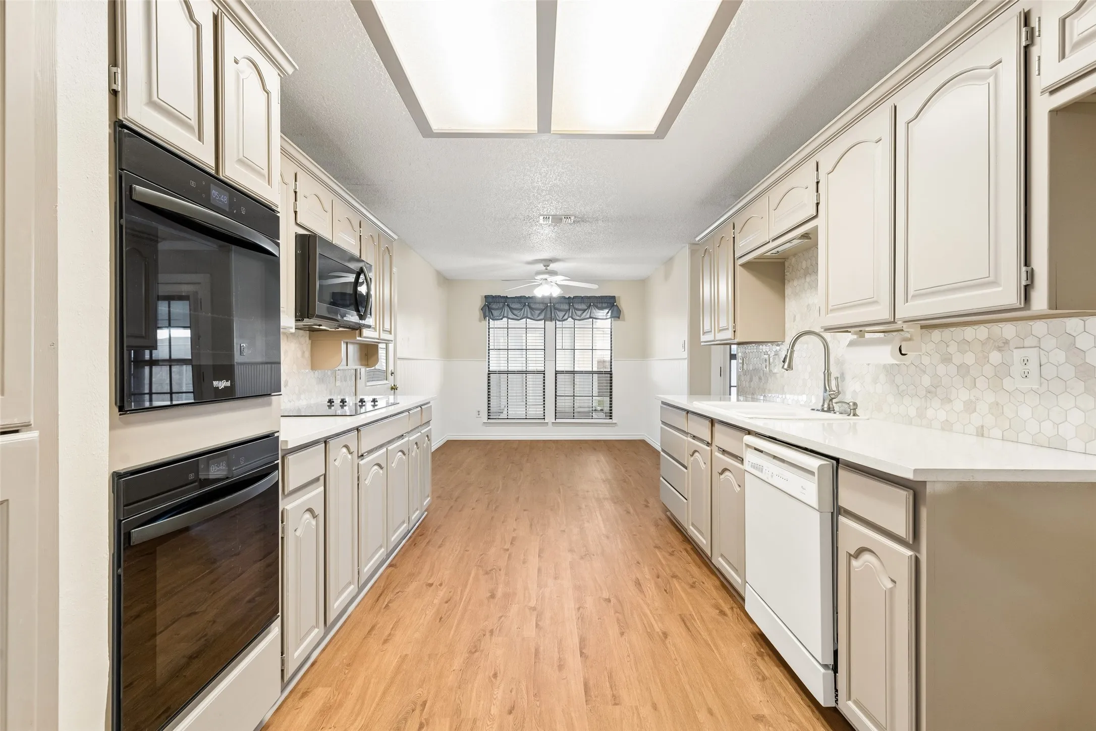 Single Family Residence For Sale in Tarrant County , 6640 Pleasant Ridge Drive, North Richland Hills, Texas 76180, 4 Bedroom, 2 Bathroom, 2 Garage spaces, 1,882 Sqft, built in 1984, mls#21363770, Real Estate Agent in North Richland Hills, Homes For Sale in Tarrant county, Homes For Sale in North Richland Hills, Realtor in North Richland Hills Texas, Real Estate Brokerage Independent Realty Texas, Luminita Cordes Realtor