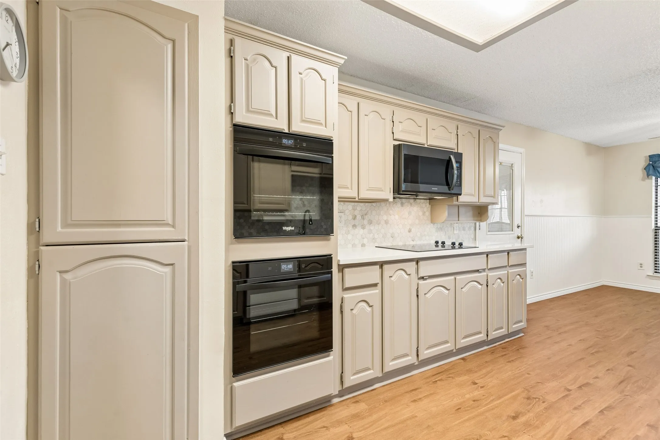 Single Family Residence For Sale in Tarrant County , 6640 Pleasant Ridge Drive, North Richland Hills, Texas 76180, 4 Bedroom, 2 Bathroom, 2 Garage spaces, 1,882 Sqft, built in 1984, mls#21363770, Real Estate Agent in North Richland Hills, Homes For Sale in Tarrant county, Homes For Sale in North Richland Hills, Realtor in North Richland Hills Texas, Real Estate Brokerage Independent Realty Texas, Luminita Cordes Realtor