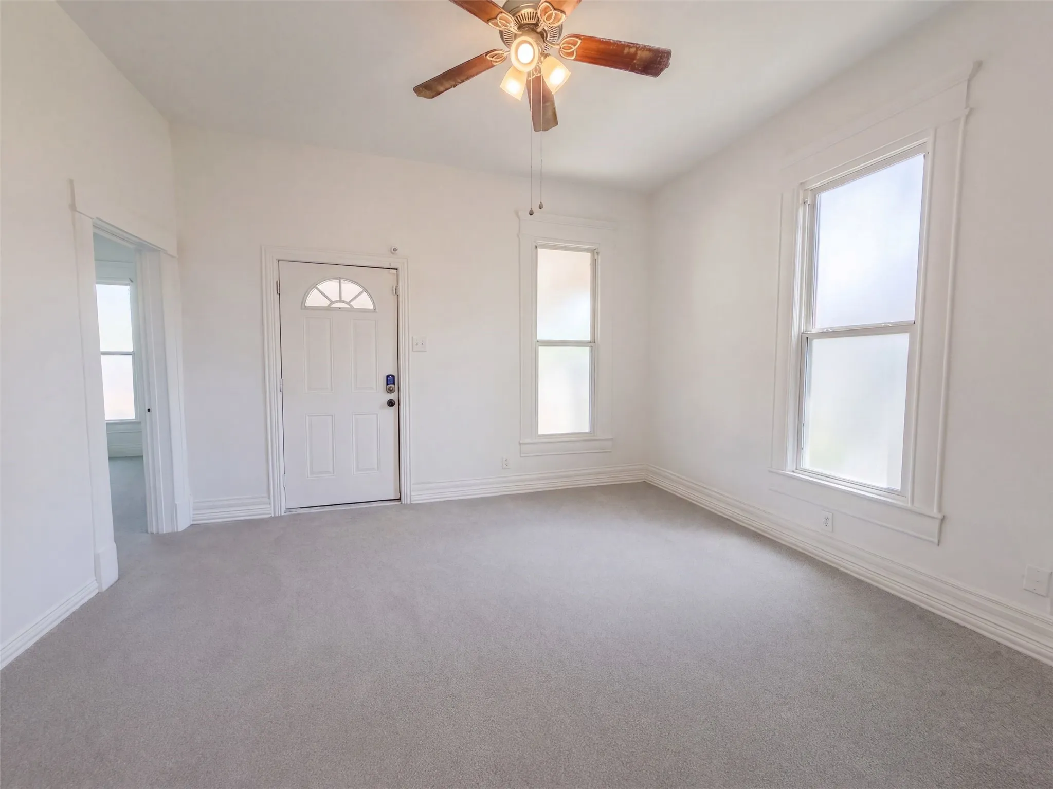 Single Family Residence For Sale in Tarrant County , 1216 Bessie Street, Fort Worth, Texas 76104, 3 Bedroom, 2 Bathroom, Garage spaces, 1,000 Sqft, built in 1912, mls#21365337, Real Estate Agent in Fort Worth, Homes For Sale in Tarrant county, Homes For Sale in Fort Worth, Realtor in Fort Worth Texas, Real Estate Brokerage Independent Realty Texas, Luminita Cordes Realtor