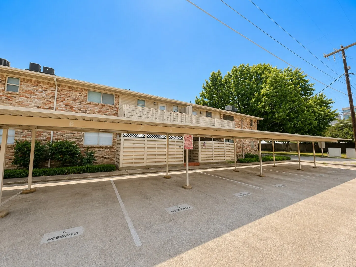 Condominium For Sale in Dallas County , 5044 Matilda Street 123, Dallas, Texas 75206, 2 Bedroom, 2 Bathroom, Garage spaces, 1,055 Sqft, built in 1968, mls#21364862, Real Estate Agent in Dallas, Homes For Sale in Dallas county, Homes For Sale in Dallas, Realtor in Dallas Texas, Real Estate Brokerage Independent Realty Texas, Luminita Cordes Realtor