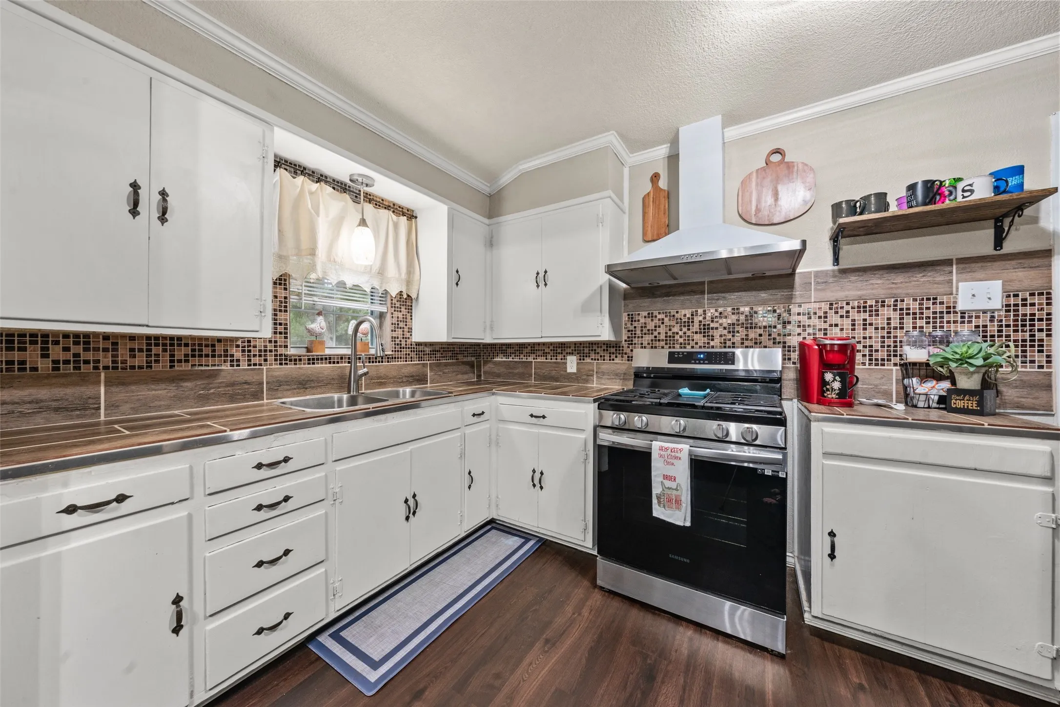 Single Family Residence For Sale in Mc Lennan County , 4010 Windsor Avenue, Waco, Texas 76708, 3 Bedroom, 2 Bathroom, Garage spaces, 1,553 Sqft, built in 1949, mls#21365328, Real Estate Agent in Waco, Homes For Sale in Mc Lennan county, Homes For Sale in Waco, Realtor in Waco Texas, Real Estate Brokerage Independent Realty Texas, Luminita Cordes Realtor