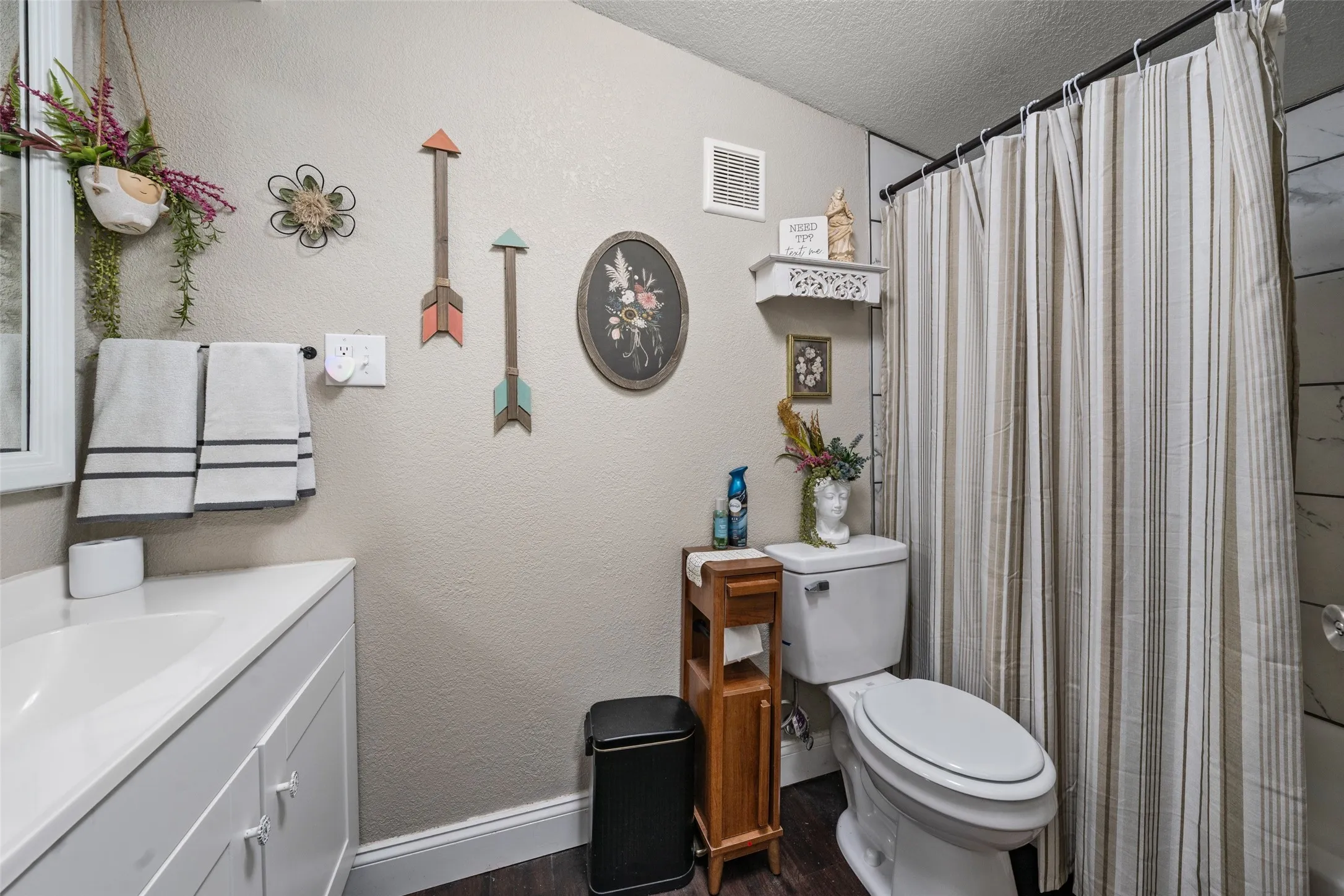 Single Family Residence For Sale in Mc Lennan County , 4010 Windsor Avenue, Waco, Texas 76708, 3 Bedroom, 2 Bathroom, Garage spaces, 1,553 Sqft, built in 1949, mls#21365328, Real Estate Agent in Waco, Homes For Sale in Mc Lennan county, Homes For Sale in Waco, Realtor in Waco Texas, Real Estate Brokerage Independent Realty Texas, Luminita Cordes Realtor