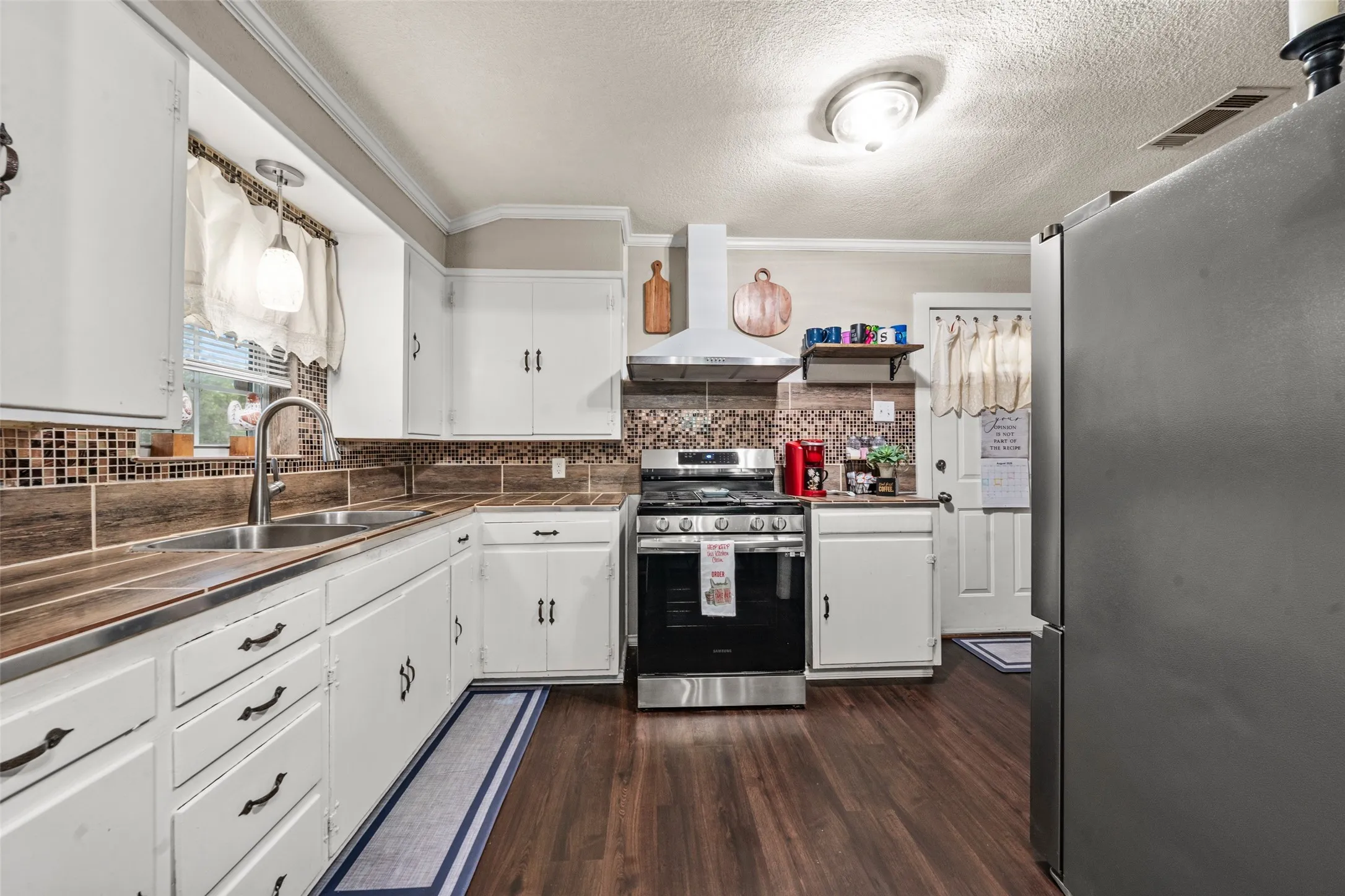 Single Family Residence For Sale in Mc Lennan County , 4010 Windsor Avenue, Waco, Texas 76708, 3 Bedroom, 2 Bathroom, Garage spaces, 1,553 Sqft, built in 1949, mls#21365328, Real Estate Agent in Waco, Homes For Sale in Mc Lennan county, Homes For Sale in Waco, Realtor in Waco Texas, Real Estate Brokerage Independent Realty Texas, Luminita Cordes Realtor