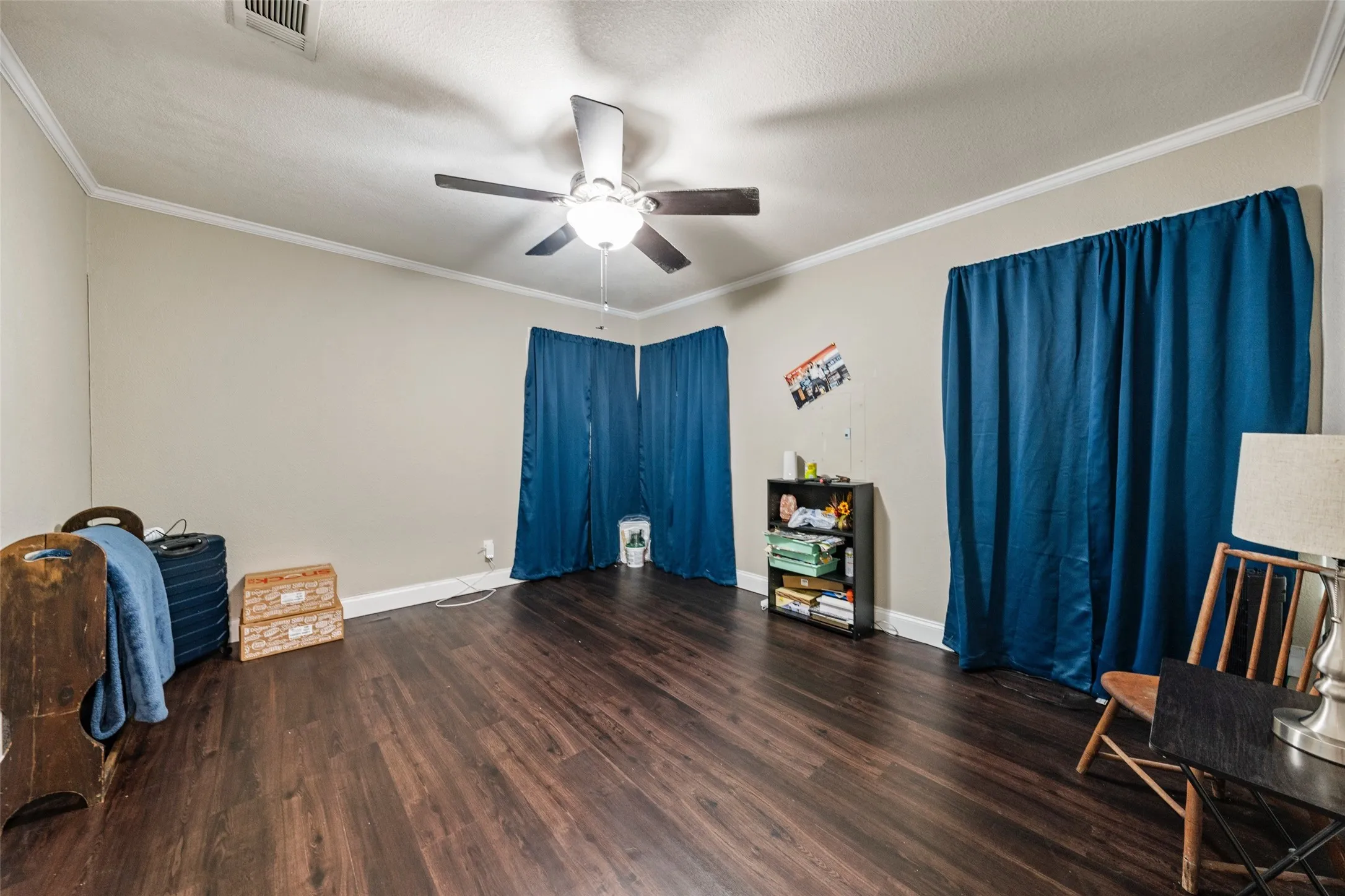 Single Family Residence For Sale in Mc Lennan County , 4010 Windsor Avenue, Waco, Texas 76708, 3 Bedroom, 2 Bathroom, Garage spaces, 1,553 Sqft, built in 1949, mls#21365328, Real Estate Agent in Waco, Homes For Sale in Mc Lennan county, Homes For Sale in Waco, Realtor in Waco Texas, Real Estate Brokerage Independent Realty Texas, Luminita Cordes Realtor