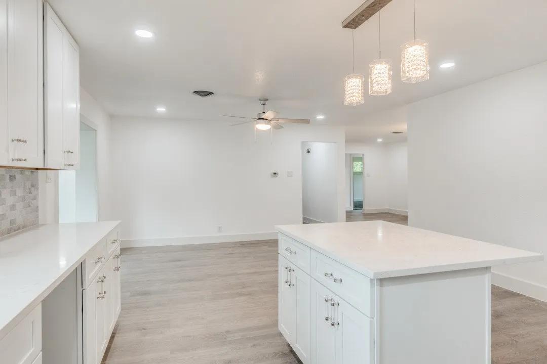 Single Family Residence For Sale in Dallas County , 5718 Trio Lane, Dallas, Texas 75241, 4 Bedroom, 3 Bathroom, 1 Garage spaces, 2,141 Sqft, built in 1961, mls#21365043, Real Estate Agent in Dallas, Homes For Sale in Dallas county, Homes For Sale in Dallas, Realtor in Dallas Texas, Real Estate Brokerage Independent Realty Texas, Luminita Cordes Realtor