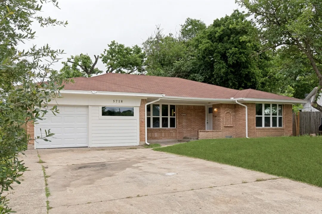 Single Family Residence For Sale in Dallas County , 5718 Trio Lane, Dallas, Texas 75241, 4 Bedroom, 3 Bathroom, 1 Garage spaces, 2,141 Sqft, built in 1961, mls#21365043, Real Estate Agent in Dallas, Homes For Sale in Dallas county, Homes For Sale in Dallas, Realtor in Dallas Texas, Real Estate Brokerage Independent Realty Texas, Luminita Cordes Realtor
