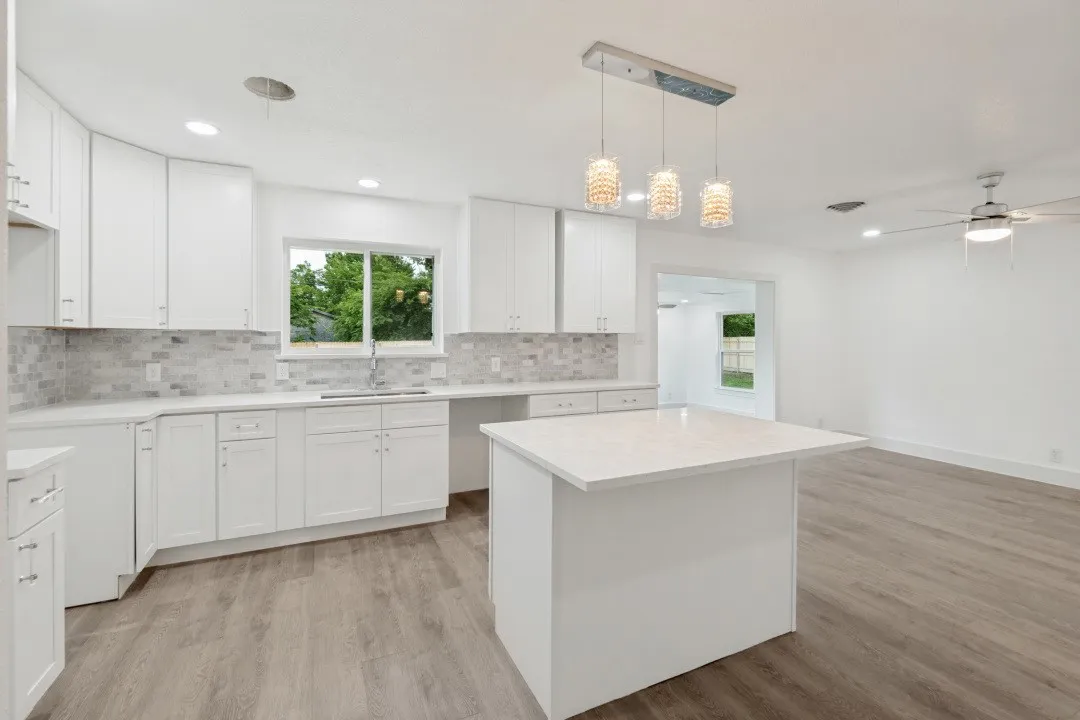 Single Family Residence For Sale in Dallas County , 5718 Trio Lane, Dallas, Texas 75241, 4 Bedroom, 3 Bathroom, 1 Garage spaces, 2,141 Sqft, built in 1961, mls#21365043, Real Estate Agent in Dallas, Homes For Sale in Dallas county, Homes For Sale in Dallas, Realtor in Dallas Texas, Real Estate Brokerage Independent Realty Texas, Luminita Cordes Realtor