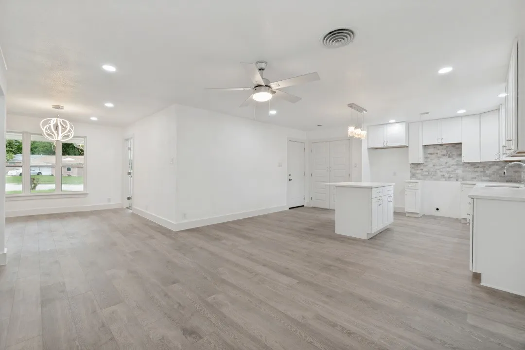 Single Family Residence For Sale in Dallas County , 5718 Trio Lane, Dallas, Texas 75241, 4 Bedroom, 3 Bathroom, 1 Garage spaces, 2,141 Sqft, built in 1961, mls#21365043, Real Estate Agent in Dallas, Homes For Sale in Dallas county, Homes For Sale in Dallas, Realtor in Dallas Texas, Real Estate Brokerage Independent Realty Texas, Luminita Cordes Realtor