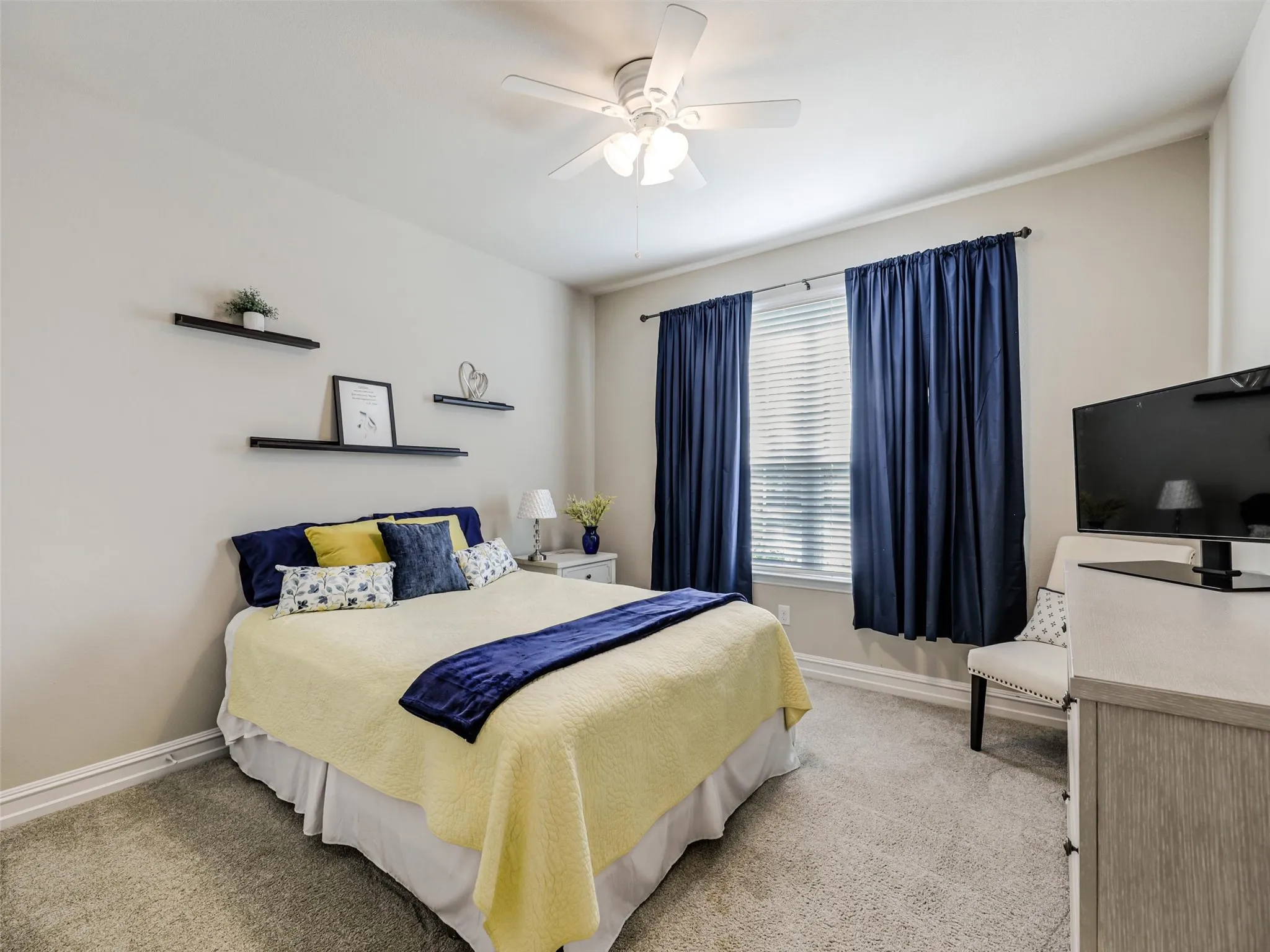 Single Family Residence For Sale in Denton County , 7265 Honeybee Lane, Frisco, Texas 75036, 2 Bedroom, 2 Bathroom, 2 Garage spaces, 1,856 Sqft, built in 2015, mls#21365221, Real Estate Agent in Frisco, Homes For Sale in Denton county, Homes For Sale in Frisco, Realtor in Frisco Texas, Real Estate Brokerage Independent Realty Texas, Luminita Cordes Realtor