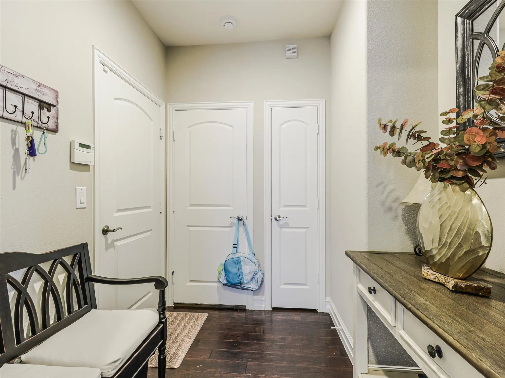 Entry room from garage